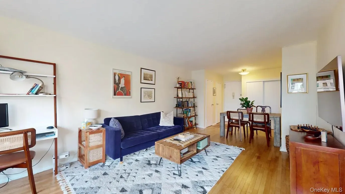 185 End Avenue, New York, NY, 2 Rooms Rooms,1 BathroomBathrooms,Residential,For Rent,End,0,1039186 185 End Avenue, New York, NY, 2 Rooms Rooms,1 BathroomBathrooms,Residential,For Rent,End,0,1039186