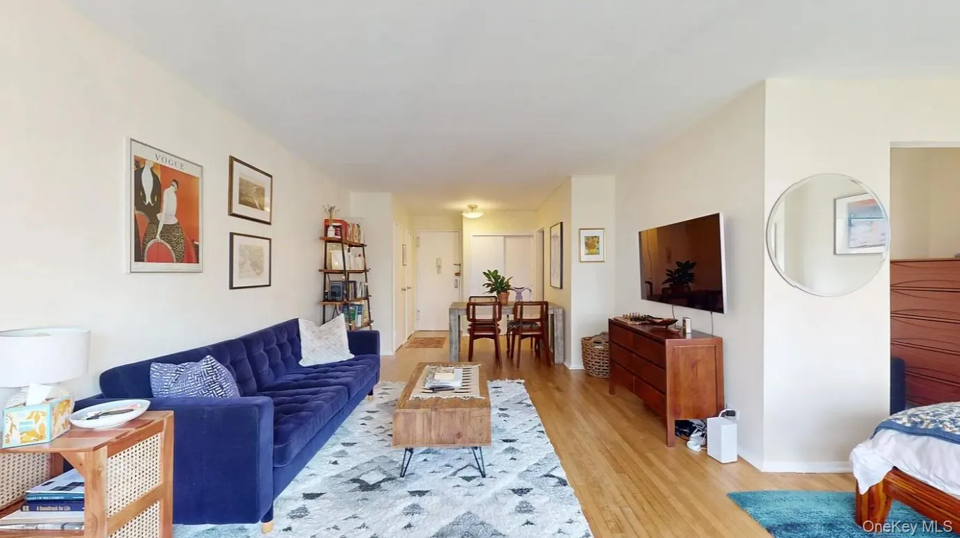 185 End Avenue, New York, NY, 2 Rooms Rooms,1 BathroomBathrooms,Residential,For Rent,End,0,1039186 185 End Avenue, New York, NY, 2 Rooms Rooms,1 BathroomBathrooms,Residential,For Rent,End,0,1039186