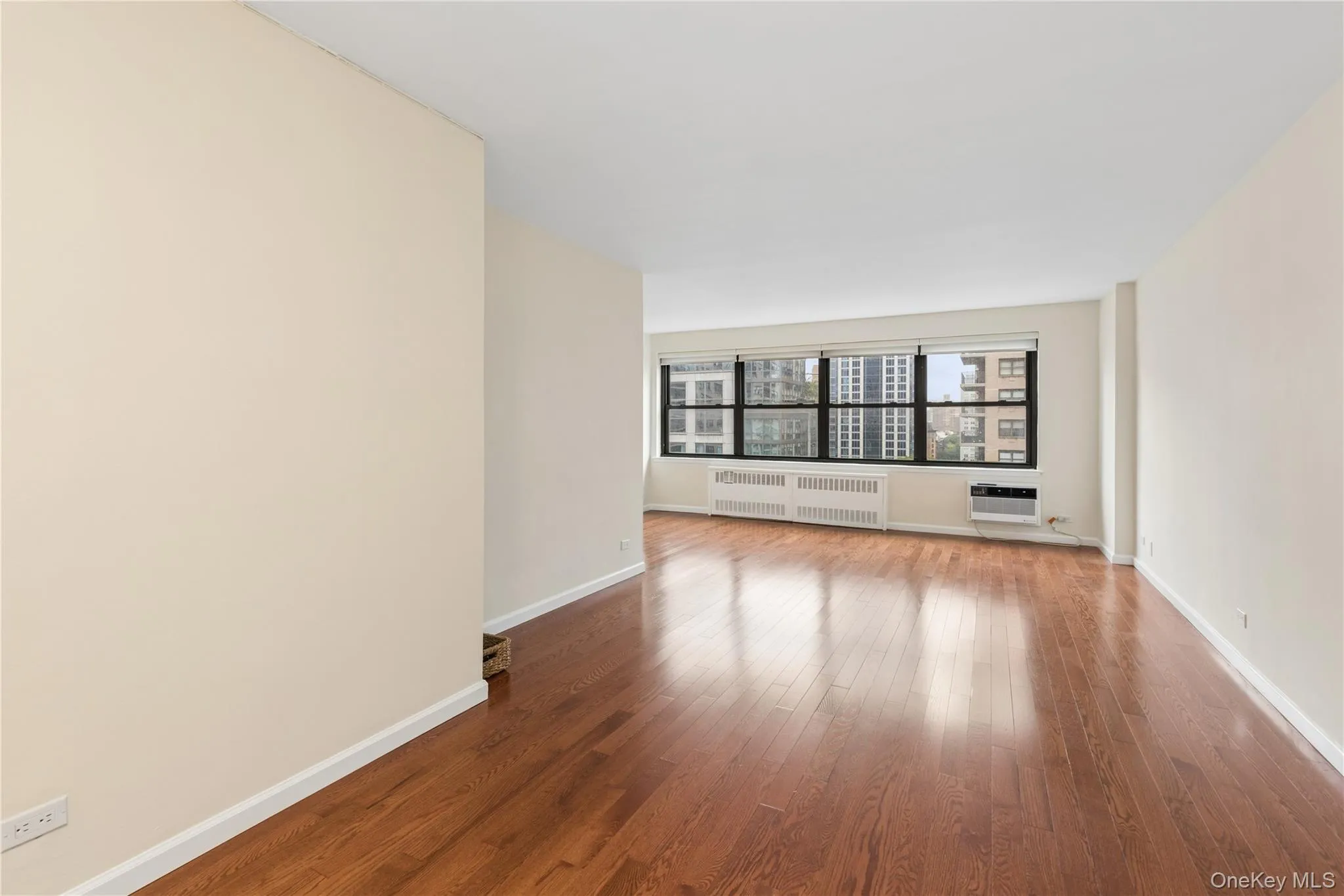 185 End Avenue, New York, NY, 2 Rooms Rooms,1 BathroomBathrooms,Residential,For Rent,End,0,1039186 185 End Avenue, New York, NY, 2 Rooms Rooms,1 BathroomBathrooms,Residential,For Rent,End,0,1039186