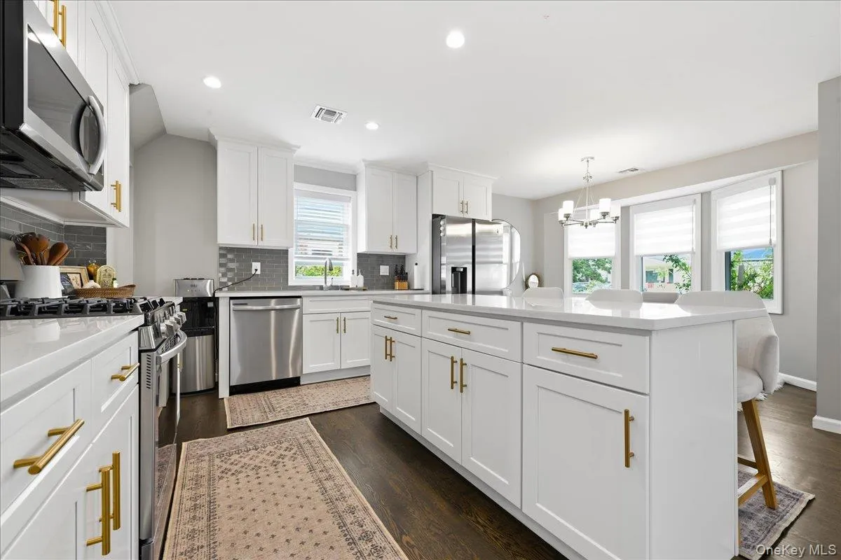 47 Fendale Street, Hempstead, NY, 4 Bedrooms Bedrooms, 7 Rooms Rooms,2 BathroomsBathrooms,Residential,For Rent,Fendale,0,1039188 47 Fendale Street, Hempstead, NY, 4 Bedrooms Bedrooms, 7 Rooms Rooms,2 BathroomsBathrooms,Residential,For Rent,Fendale,0,1039188