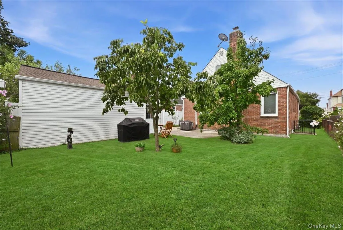47 Fendale Street, Hempstead, NY, 4 Bedrooms Bedrooms, 7 Rooms Rooms,2 BathroomsBathrooms,Residential,For Rent,Fendale,0,1039188 47 Fendale Street, Hempstead, NY, 4 Bedrooms Bedrooms, 7 Rooms Rooms,2 BathroomsBathrooms,Residential,For Rent,Fendale,0,1039188