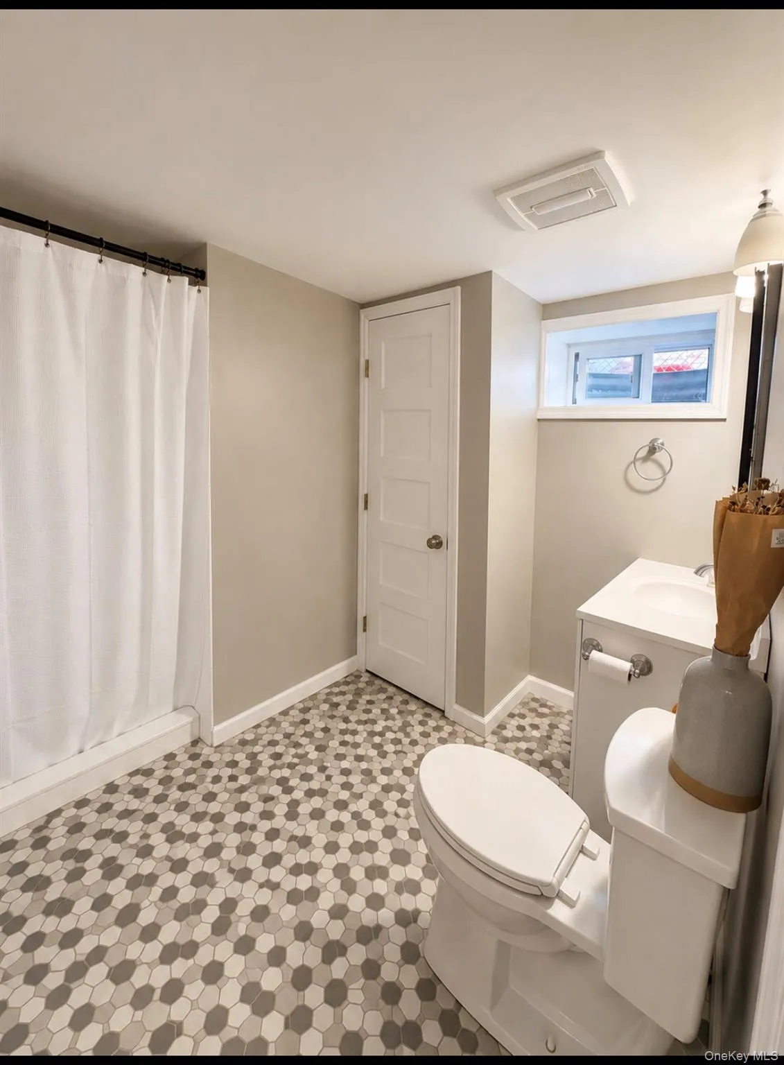 47 Fendale Street, Hempstead, NY, 4 Bedrooms Bedrooms, 7 Rooms Rooms,2 BathroomsBathrooms,Residential,For Rent,Fendale,0,1039188 47 Fendale Street, Hempstead, NY, 4 Bedrooms Bedrooms, 7 Rooms Rooms,2 BathroomsBathrooms,Residential,For Rent,Fendale,0,1039188