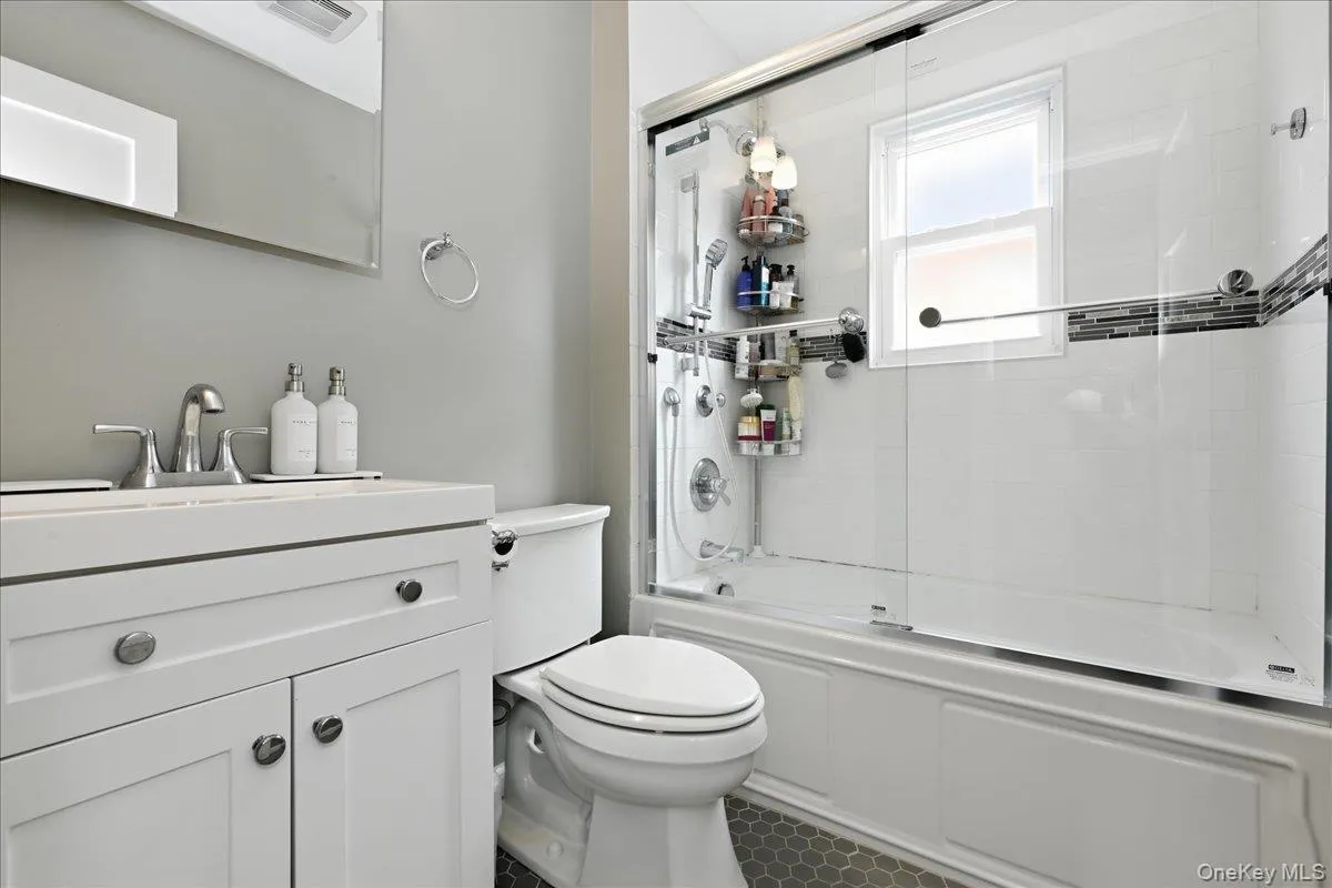 47 Fendale Street, Hempstead, NY, 4 Bedrooms Bedrooms, 7 Rooms Rooms,2 BathroomsBathrooms,Residential,For Rent,Fendale,0,1039188 47 Fendale Street, Hempstead, NY, 4 Bedrooms Bedrooms, 7 Rooms Rooms,2 BathroomsBathrooms,Residential,For Rent,Fendale,0,1039188