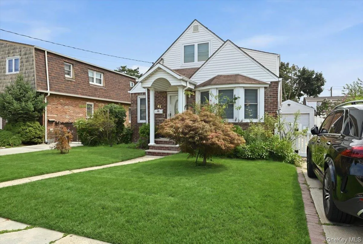 47 Fendale Street, Hempstead, NY, 4 Bedrooms Bedrooms, 7 Rooms Rooms,2 BathroomsBathrooms,Residential,For Rent,Fendale,0,1039188 47 Fendale Street, Hempstead, NY, 4 Bedrooms Bedrooms, 7 Rooms Rooms,2 BathroomsBathrooms,Residential,For Rent,Fendale,0,1039188