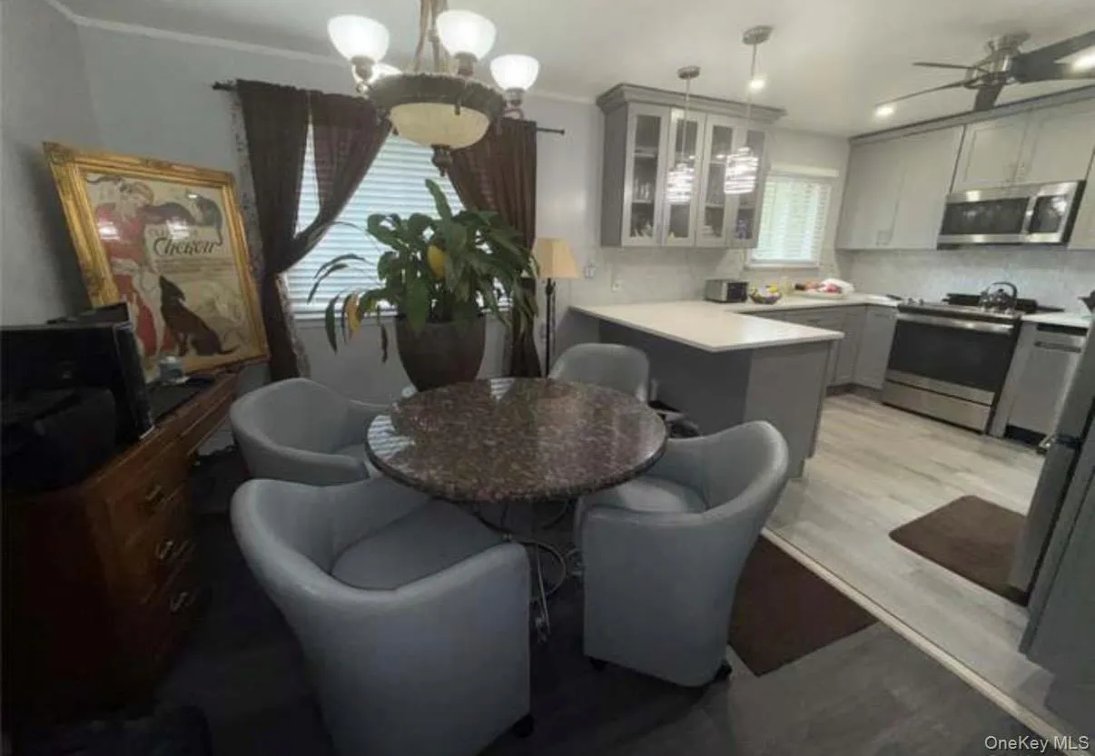 82 Schenectady Avenue, Babylon, NY, 3 Bedrooms Bedrooms, 5 Rooms Rooms,1 BathroomBathrooms,Residential Lease,For Rent,Schenectady,0,1039189 82 Schenectady Avenue, Babylon, NY, 3 Bedrooms Bedrooms, 5 Rooms Rooms,1 BathroomBathrooms,Residential Lease,For Rent,Schenectady,0,1039189