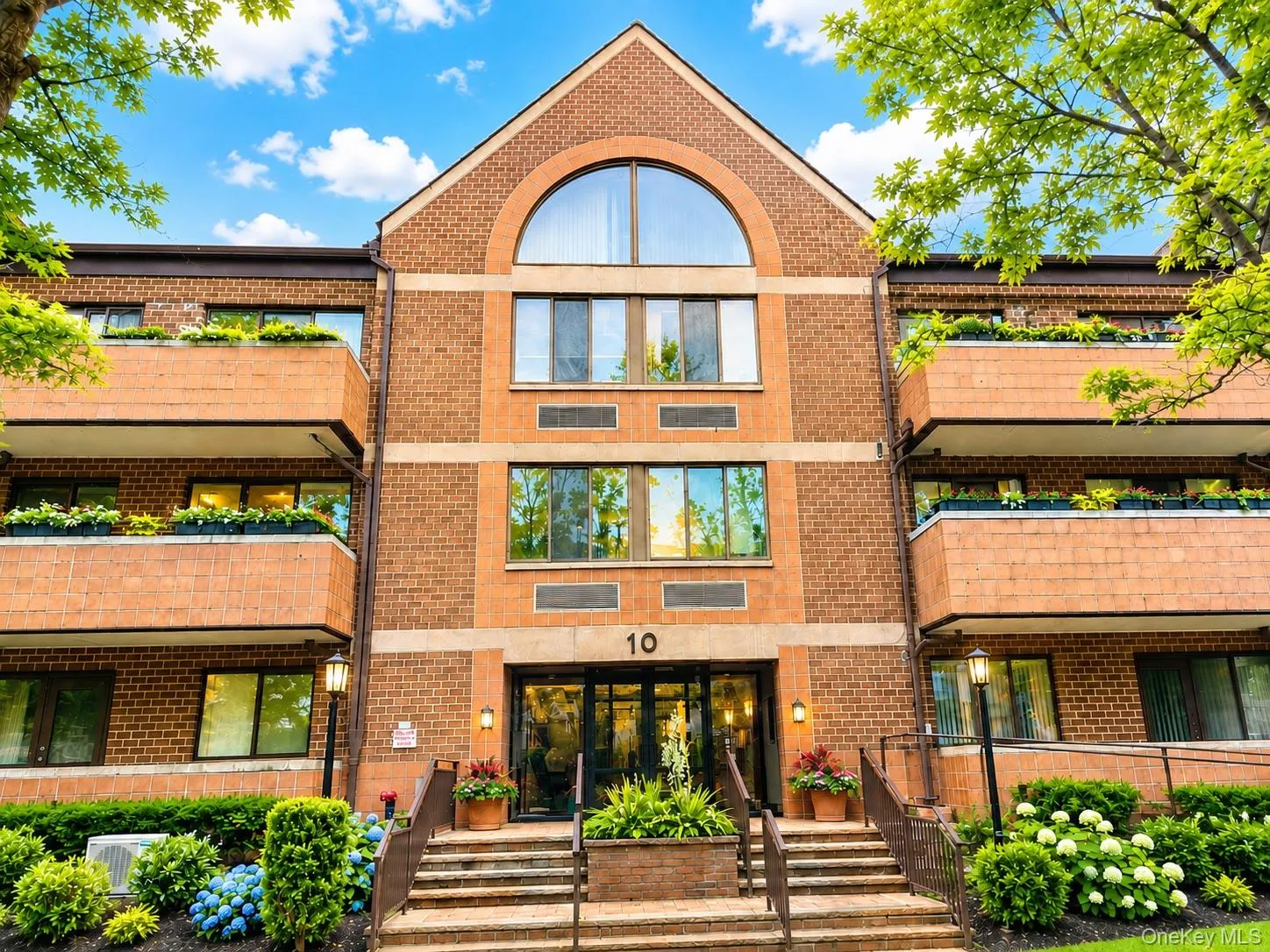 10 Canterbury Road, North Hempstead, NY, 1 Bedroom Bedrooms, 4 Rooms Rooms,1 BathroomBathrooms,Residential Lease,For Rent,Canterbury,0,1039200 10 Canterbury Road, North Hempstead, NY, 1 Bedroom Bedrooms, 4 Rooms Rooms,1 BathroomBathrooms,Residential Lease,For Rent,Canterbury,0,1039200