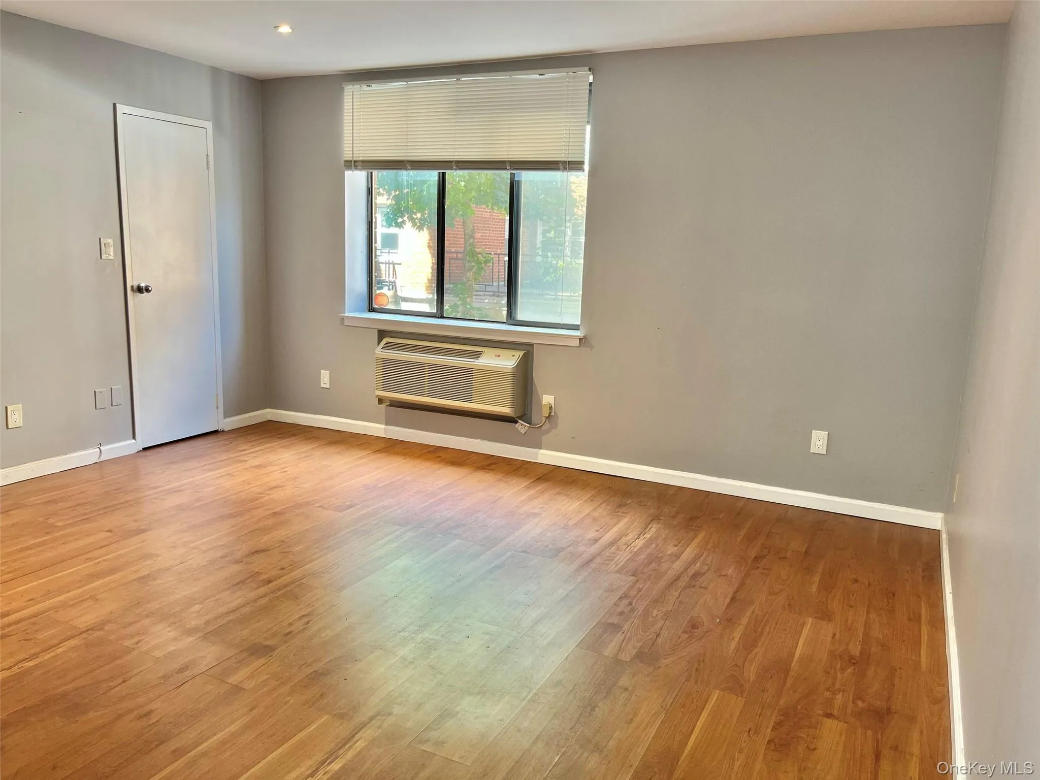 10 Canterbury Road, North Hempstead, NY, 1 Bedroom Bedrooms, 4 Rooms Rooms,1 BathroomBathrooms,Residential Lease,For Rent,Canterbury,0,1039200 10 Canterbury Road, North Hempstead, NY, 1 Bedroom Bedrooms, 4 Rooms Rooms,1 BathroomBathrooms,Residential Lease,For Rent,Canterbury,0,1039200