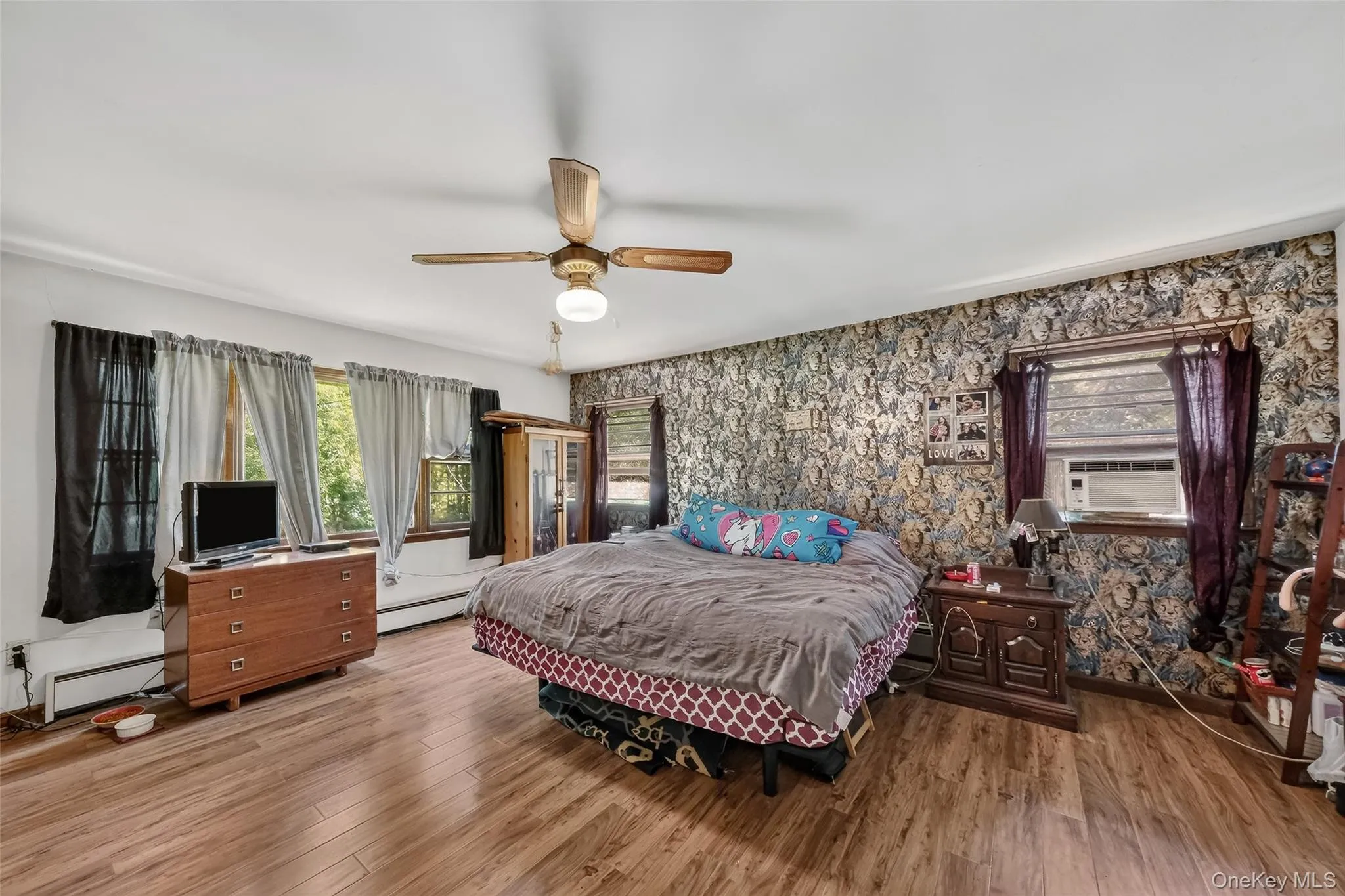 Hardwood floors Hardwood floors