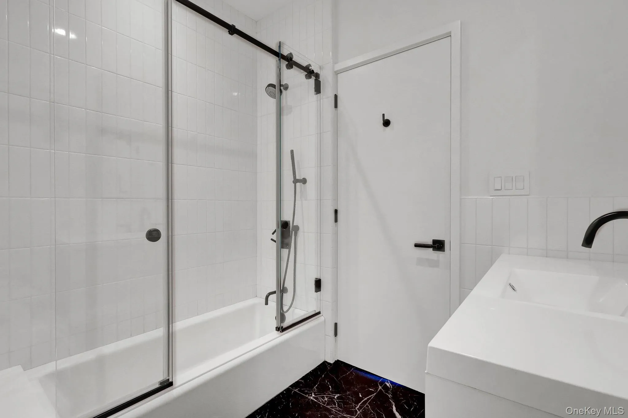 251-51 52nd Avenue, New York, NY, 4 Bedrooms Bedrooms, 15 Rooms Rooms,4 BathroomsBathrooms,Residential,For Rent,52nd,0,1039203 251-51 52nd Avenue, New York, NY, 4 Bedrooms Bedrooms, 15 Rooms Rooms,4 BathroomsBathrooms,Residential,For Rent,52nd,0,1039203