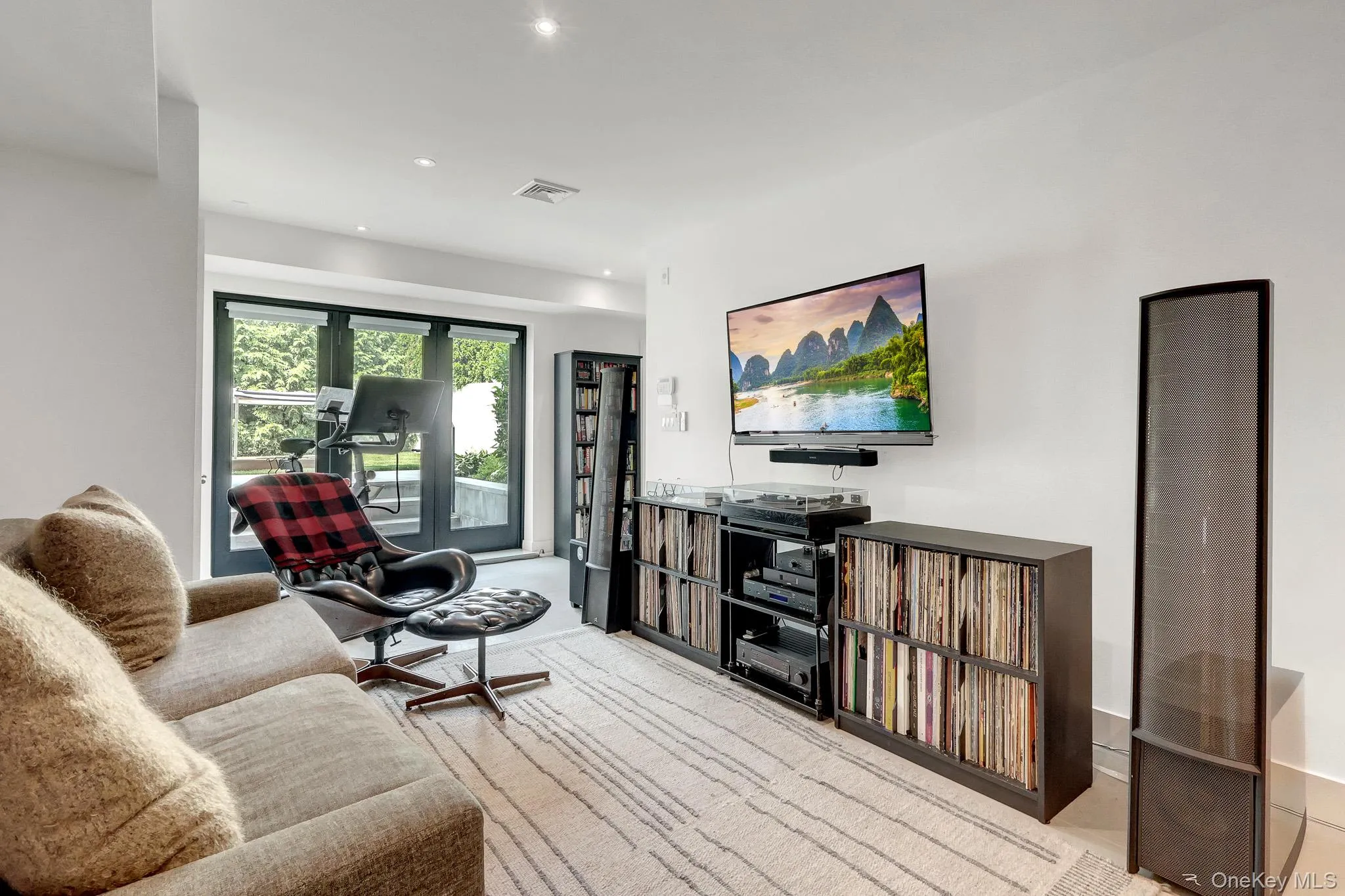 251-51 52nd Avenue, New York, NY, 4 Bedrooms Bedrooms, 15 Rooms Rooms,4 BathroomsBathrooms,Residential,For Rent,52nd,0,1039203 251-51 52nd Avenue, New York, NY, 4 Bedrooms Bedrooms, 15 Rooms Rooms,4 BathroomsBathrooms,Residential,For Rent,52nd,0,1039203