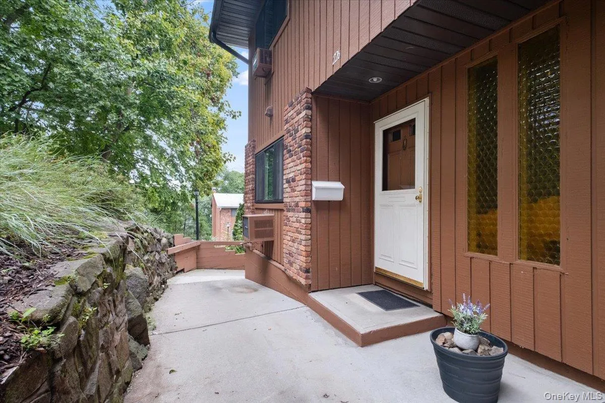 226 Coachlight Square, Cortlandt, NY, 3 Bedrooms Bedrooms, 6 Rooms Rooms,2 BathroomsBathrooms,Residential,For Rent,Coachlight,0,1039205 226 Coachlight Square, Cortlandt, NY, 3 Bedrooms Bedrooms, 6 Rooms Rooms,2 BathroomsBathrooms,Residential,For Rent,Coachlight,0,1039205