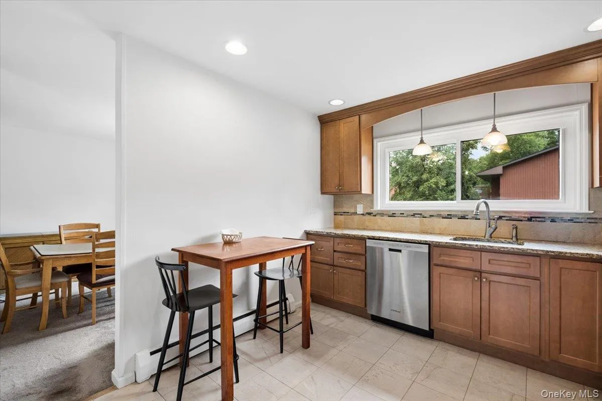 226 Coachlight Square, Cortlandt, NY, 3 Bedrooms Bedrooms, 6 Rooms Rooms,2 BathroomsBathrooms,Residential,For Rent,Coachlight,0,1039205 226 Coachlight Square, Cortlandt, NY, 3 Bedrooms Bedrooms, 6 Rooms Rooms,2 BathroomsBathrooms,Residential,For Rent,Coachlight,0,1039205