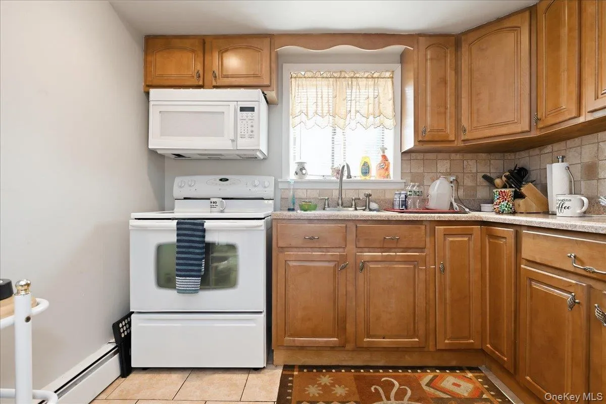 3790 Waverly Avenue, Hempstead, NY, 4 Bedrooms Bedrooms, 14 Rooms Rooms,2 BathroomsBathrooms,Residential,For Rent,Waverly,0,1039207 3790 Waverly Avenue, Hempstead, NY, 4 Bedrooms Bedrooms, 14 Rooms Rooms,2 BathroomsBathrooms,Residential,For Rent,Waverly,0,1039207