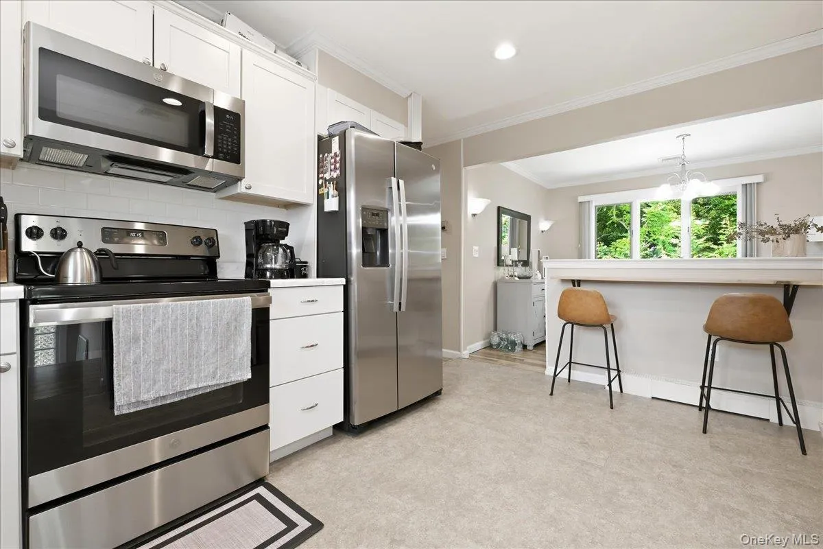 3790 Waverly Avenue, Hempstead, NY, 4 Bedrooms Bedrooms, 14 Rooms Rooms,2 BathroomsBathrooms,Residential,For Rent,Waverly,0,1039207 3790 Waverly Avenue, Hempstead, NY, 4 Bedrooms Bedrooms, 14 Rooms Rooms,2 BathroomsBathrooms,Residential,For Rent,Waverly,0,1039207