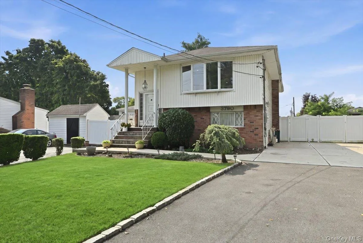 3790 Waverly Avenue, Hempstead, NY, 4 Bedrooms Bedrooms, 14 Rooms Rooms,2 BathroomsBathrooms,Residential,For Rent,Waverly,0,1039207 3790 Waverly Avenue, Hempstead, NY, 4 Bedrooms Bedrooms, 14 Rooms Rooms,2 BathroomsBathrooms,Residential,For Rent,Waverly,0,1039207
