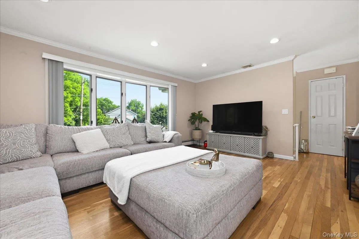 3790 Waverly Avenue, Hempstead, NY, 4 Bedrooms Bedrooms, 14 Rooms Rooms,2 BathroomsBathrooms,Residential,For Rent,Waverly,0,1039207 3790 Waverly Avenue, Hempstead, NY, 4 Bedrooms Bedrooms, 14 Rooms Rooms,2 BathroomsBathrooms,Residential,For Rent,Waverly,0,1039207