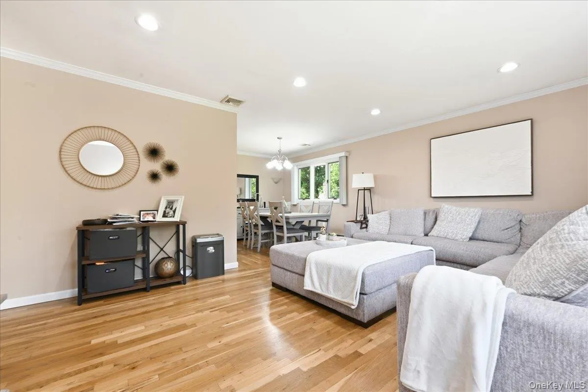 3790 Waverly Avenue, Hempstead, NY, 4 Bedrooms Bedrooms, 14 Rooms Rooms,2 BathroomsBathrooms,Residential,For Rent,Waverly,0,1039207 3790 Waverly Avenue, Hempstead, NY, 4 Bedrooms Bedrooms, 14 Rooms Rooms,2 BathroomsBathrooms,Residential,For Rent,Waverly,0,1039207