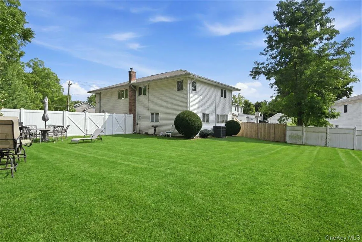 3790 Waverly Avenue, Hempstead, NY, 4 Bedrooms Bedrooms, 14 Rooms Rooms,2 BathroomsBathrooms,Residential,For Rent,Waverly,0,1039207 3790 Waverly Avenue, Hempstead, NY, 4 Bedrooms Bedrooms, 14 Rooms Rooms,2 BathroomsBathrooms,Residential,For Rent,Waverly,0,1039207