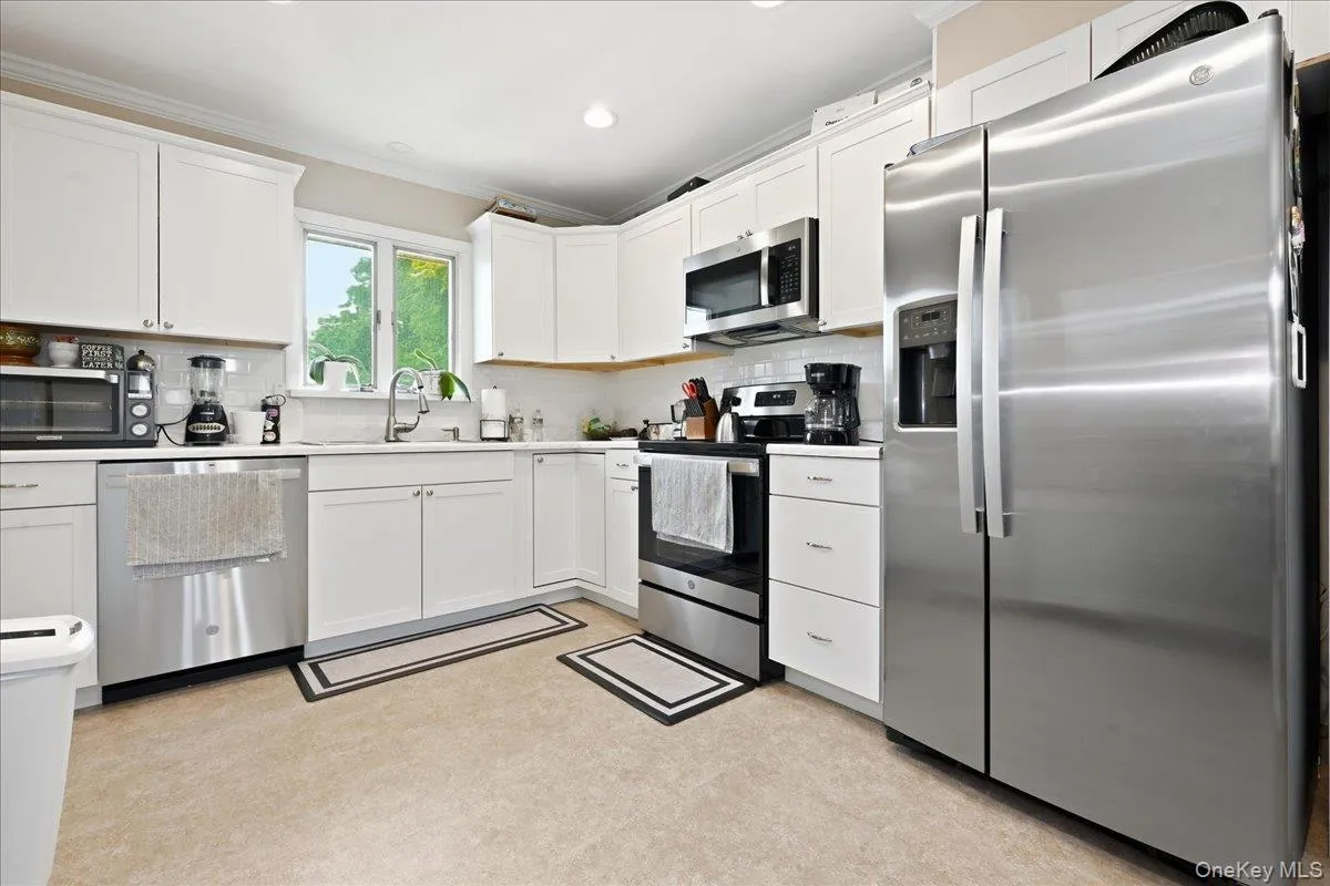 3790 Waverly Avenue, Hempstead, NY, 4 Bedrooms Bedrooms, 14 Rooms Rooms,2 BathroomsBathrooms,Residential,For Rent,Waverly,0,1039207 3790 Waverly Avenue, Hempstead, NY, 4 Bedrooms Bedrooms, 14 Rooms Rooms,2 BathroomsBathrooms,Residential,For Rent,Waverly,0,1039207
