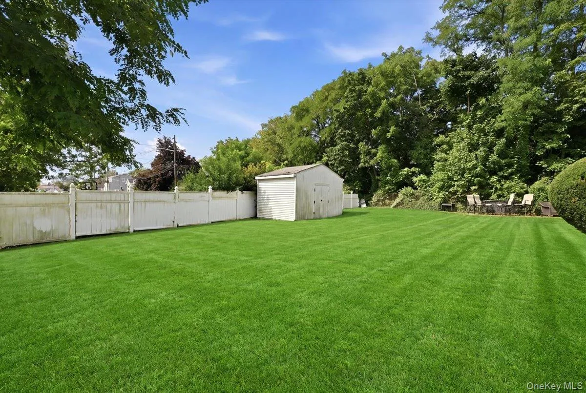 3790 Waverly Avenue, Hempstead, NY, 4 Bedrooms Bedrooms, 14 Rooms Rooms,2 BathroomsBathrooms,Residential,For Rent,Waverly,0,1039207 3790 Waverly Avenue, Hempstead, NY, 4 Bedrooms Bedrooms, 14 Rooms Rooms,2 BathroomsBathrooms,Residential,For Rent,Waverly,0,1039207