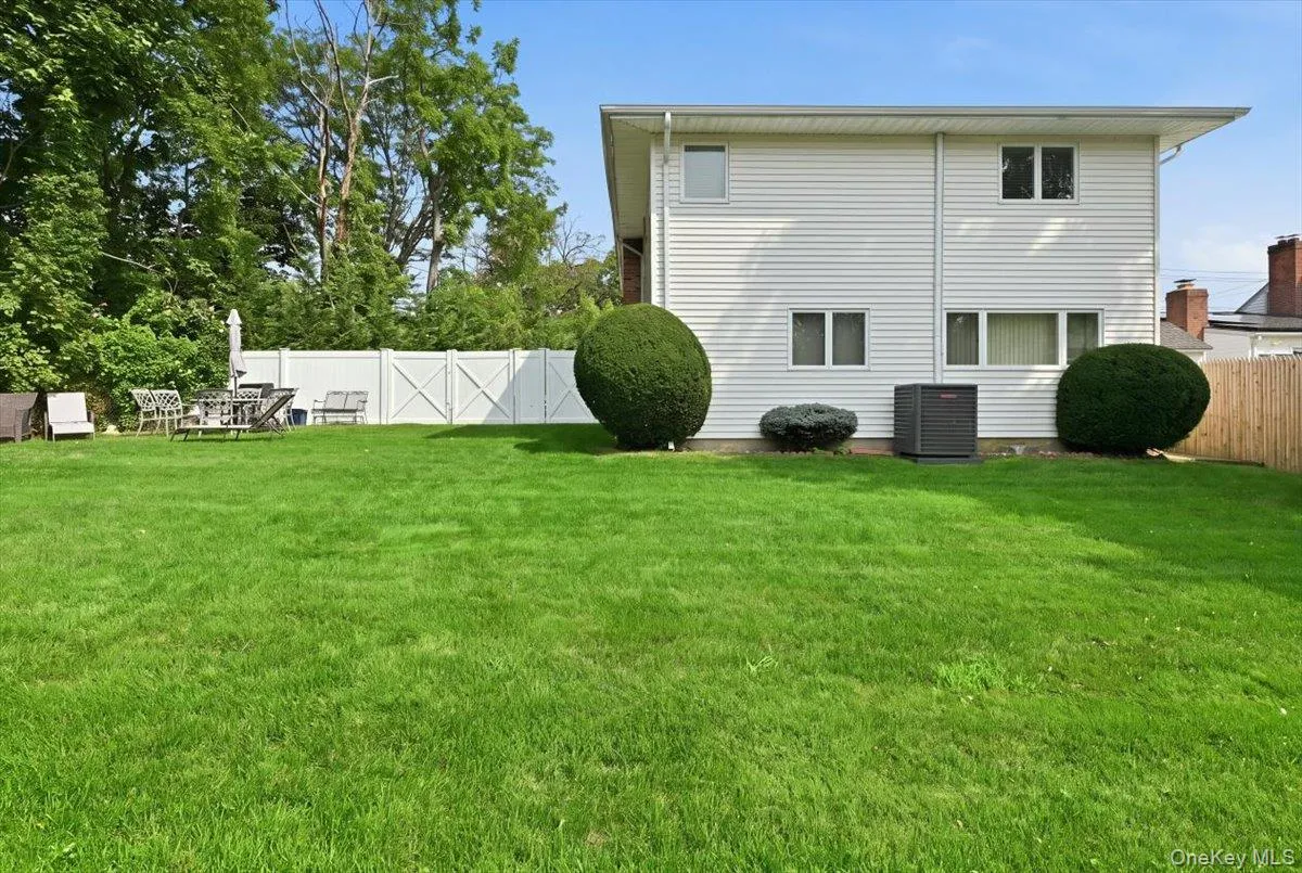 3790 Waverly Avenue, Hempstead, NY, 4 Bedrooms Bedrooms, 14 Rooms Rooms,2 BathroomsBathrooms,Residential,For Rent,Waverly,0,1039207 3790 Waverly Avenue, Hempstead, NY, 4 Bedrooms Bedrooms, 14 Rooms Rooms,2 BathroomsBathrooms,Residential,For Rent,Waverly,0,1039207
