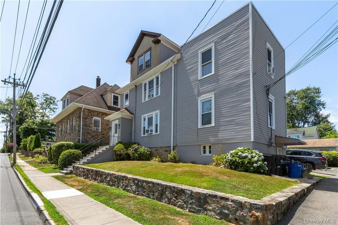 56 Maple Avenue, Rye City, NY, 1 Bedroom Bedrooms, 3 Rooms Rooms,1 BathroomBathrooms,Residential Lease,For Rent,Maple,0,1039210 56 Maple Avenue, Rye City, NY, 1 Bedroom Bedrooms, 3 Rooms Rooms,1 BathroomBathrooms,Residential Lease,For Rent,Maple,0,1039210