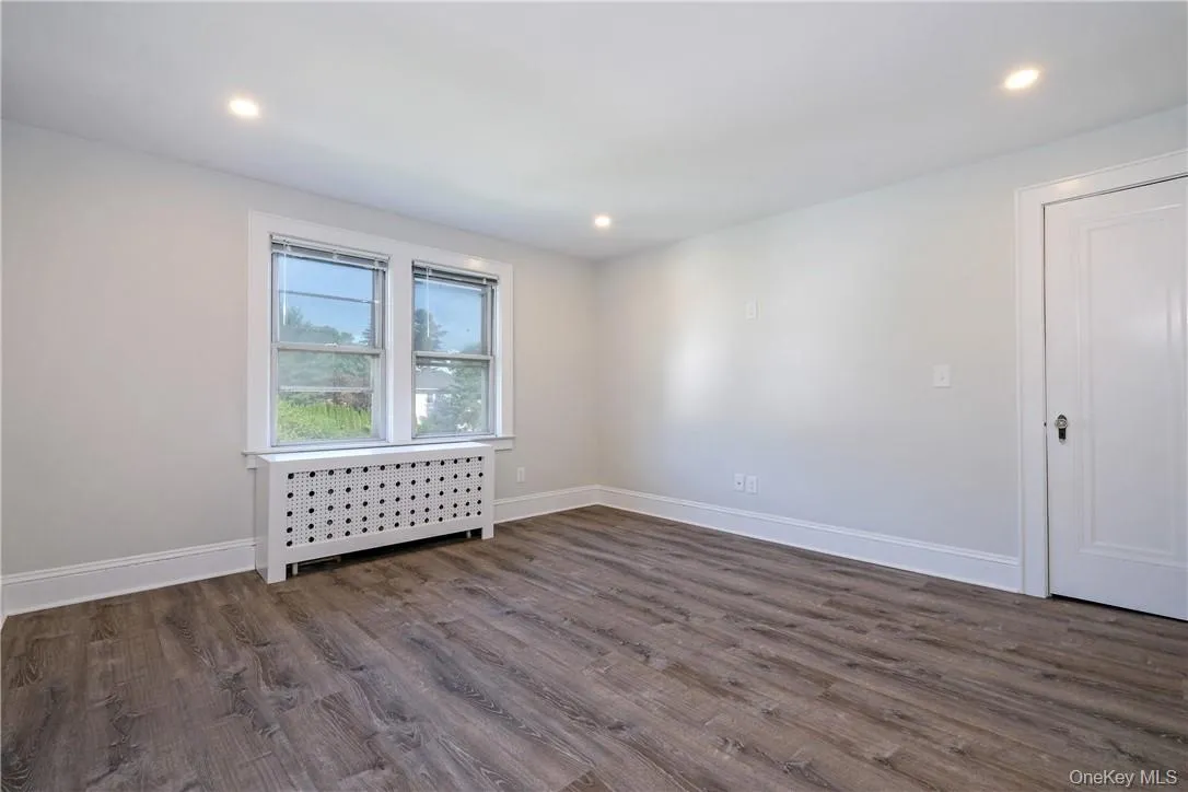 New windows - Picture Shows Similar Unit in building. New windows - Picture Shows Similar Unit in building.