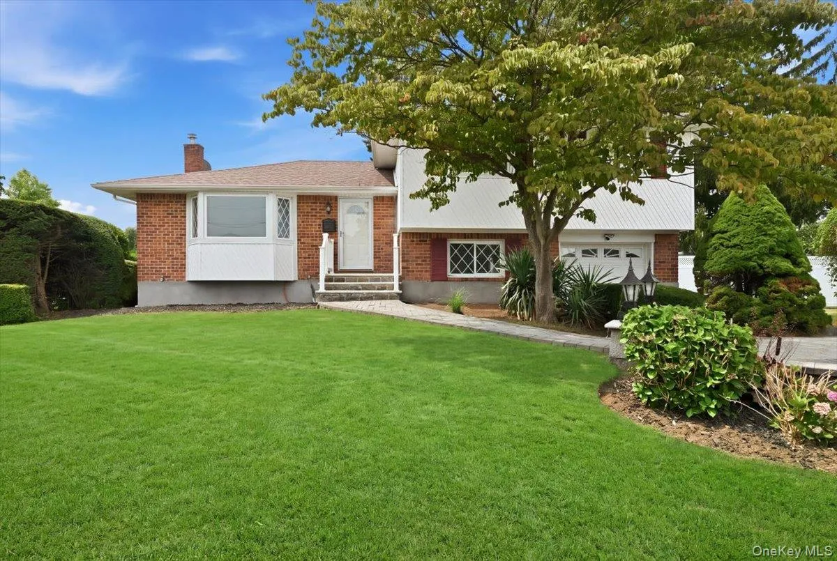90 Grohmans Lane, Oyster Bay, NY, 3 Bedrooms Bedrooms, 14 Rooms Rooms,2 BathroomsBathrooms,Residential,For Rent,Grohmans,0,1039211 90 Grohmans Lane, Oyster Bay, NY, 3 Bedrooms Bedrooms, 14 Rooms Rooms,2 BathroomsBathrooms,Residential,For Rent,Grohmans,0,1039211