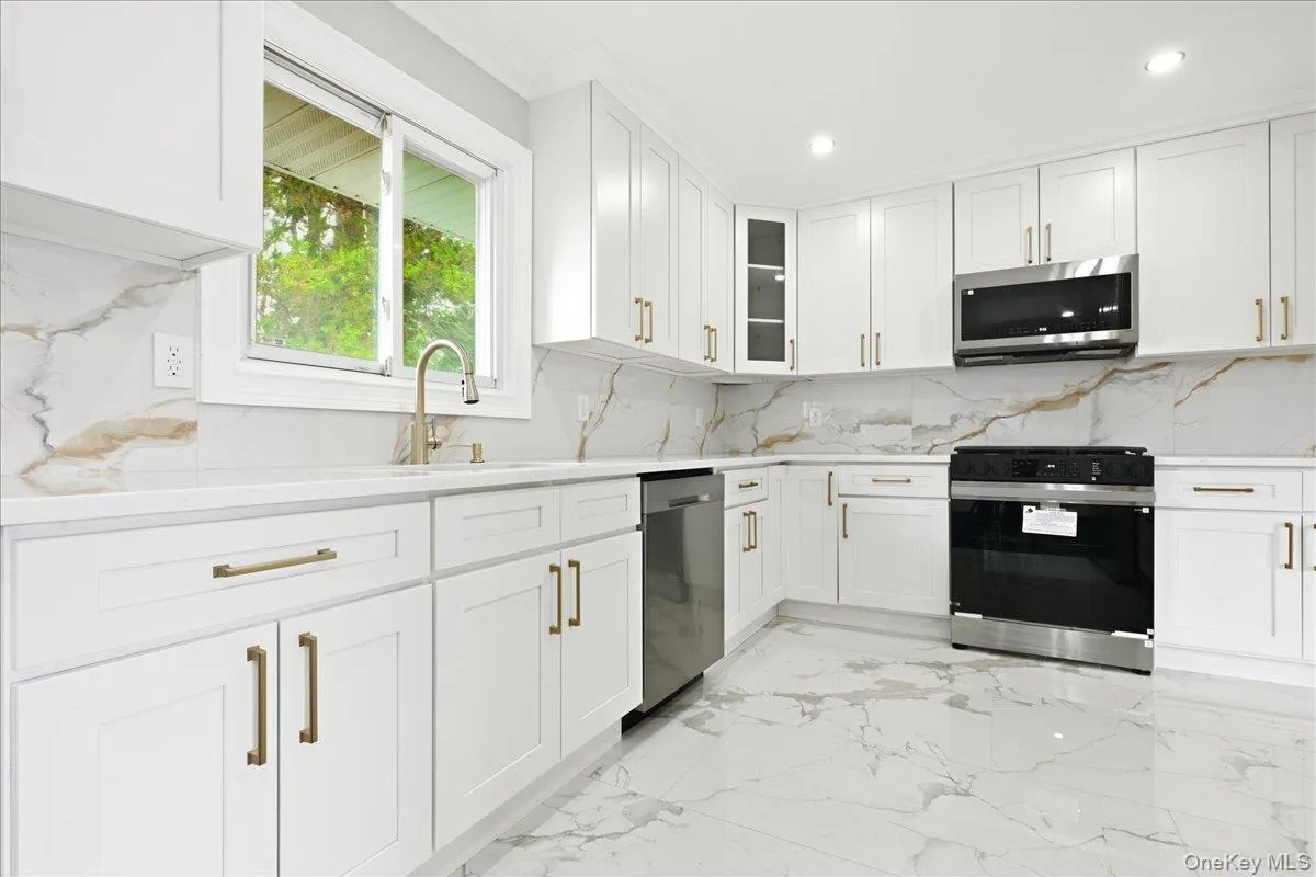 90 Grohmans Lane, Oyster Bay, NY, 3 Bedrooms Bedrooms, 14 Rooms Rooms,2 BathroomsBathrooms,Residential,For Rent,Grohmans,0,1039211 90 Grohmans Lane, Oyster Bay, NY, 3 Bedrooms Bedrooms, 14 Rooms Rooms,2 BathroomsBathrooms,Residential,For Rent,Grohmans,0,1039211