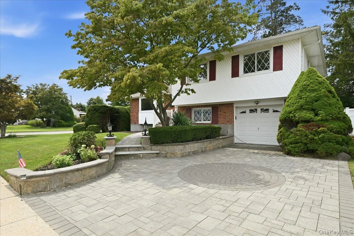 90 Grohmans Lane, Oyster Bay, NY, 3 Bedrooms Bedrooms, 14 Rooms Rooms,2 BathroomsBathrooms,Residential,For Rent,Grohmans,0,1039211 90 Grohmans Lane, Oyster Bay, NY, 3 Bedrooms Bedrooms, 14 Rooms Rooms,2 BathroomsBathrooms,Residential,For Rent,Grohmans,0,1039211