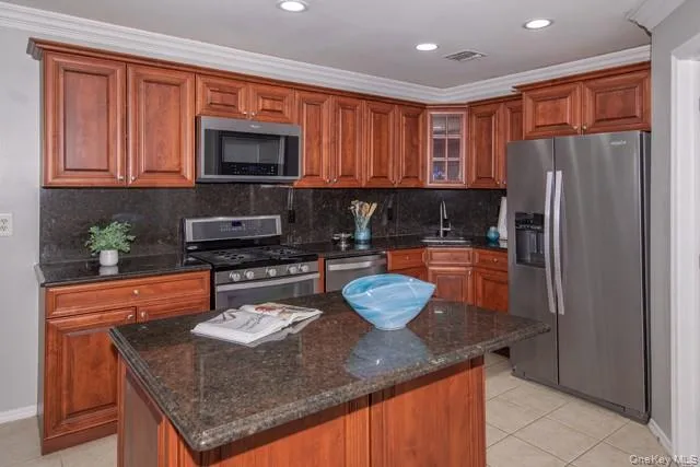 62 Neal, Brookhaven, NY, 2 Bedrooms Bedrooms, 6 Rooms Rooms,2 BathroomsBathrooms,Residential Lease,For Rent,Neal,0,1039223 62 Neal, Brookhaven, NY, 2 Bedrooms Bedrooms, 6 Rooms Rooms,2 BathroomsBathrooms,Residential Lease,For Rent,Neal,0,1039223