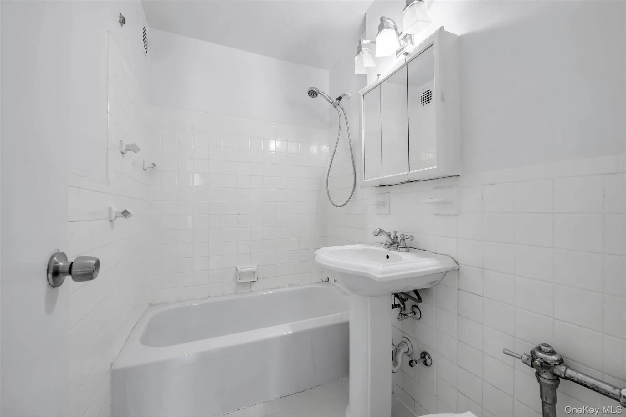 68-15 Selfridge Street, New York, NY, 1 Bedroom Bedrooms, 2 Rooms Rooms,1 BathroomBathrooms,Residential,For Rent,Selfridge,0,1039227 68-15 Selfridge Street, New York, NY, 1 Bedroom Bedrooms, 2 Rooms Rooms,1 BathroomBathrooms,Residential,For Rent,Selfridge,0,1039227