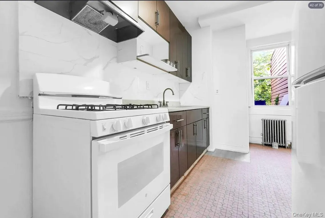 3-08 26th Avenue, New York, NY, 2 Bedrooms Bedrooms, 6 Rooms Rooms,1 BathroomBathrooms,Residential Lease,For Rent,26th,0,1039231 3-08 26th Avenue, New York, NY, 2 Bedrooms Bedrooms, 6 Rooms Rooms,1 BathroomBathrooms,Residential Lease,For Rent,26th,0,1039231