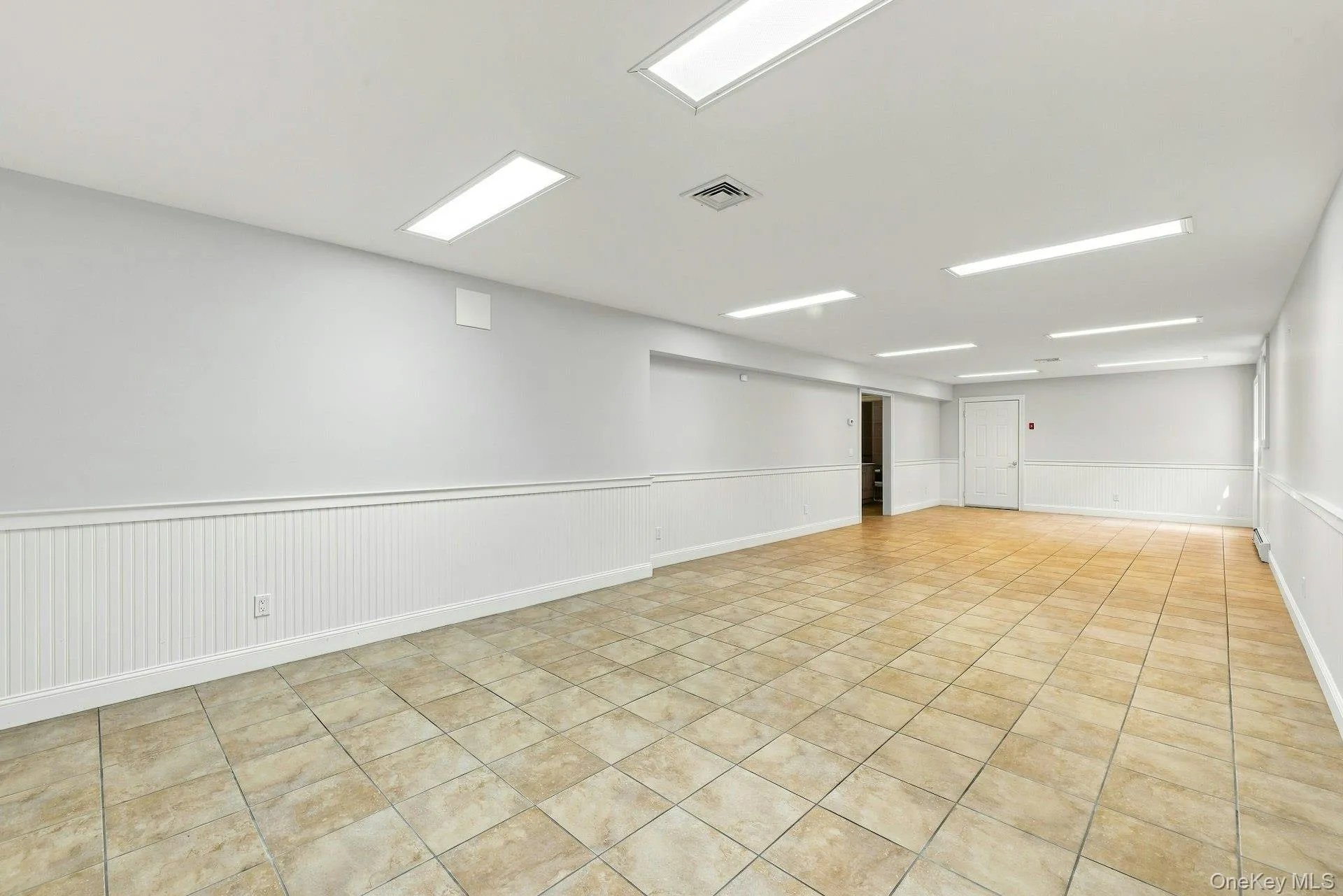 28 Spruce Street, Brookhaven, NY, 6 Bedrooms Bedrooms, 14 Rooms Rooms,4 BathroomsBathrooms,Residential,For Rent,Spruce,0,1039232 28 Spruce Street, Brookhaven, NY, 6 Bedrooms Bedrooms, 14 Rooms Rooms,4 BathroomsBathrooms,Residential,For Rent,Spruce,0,1039232