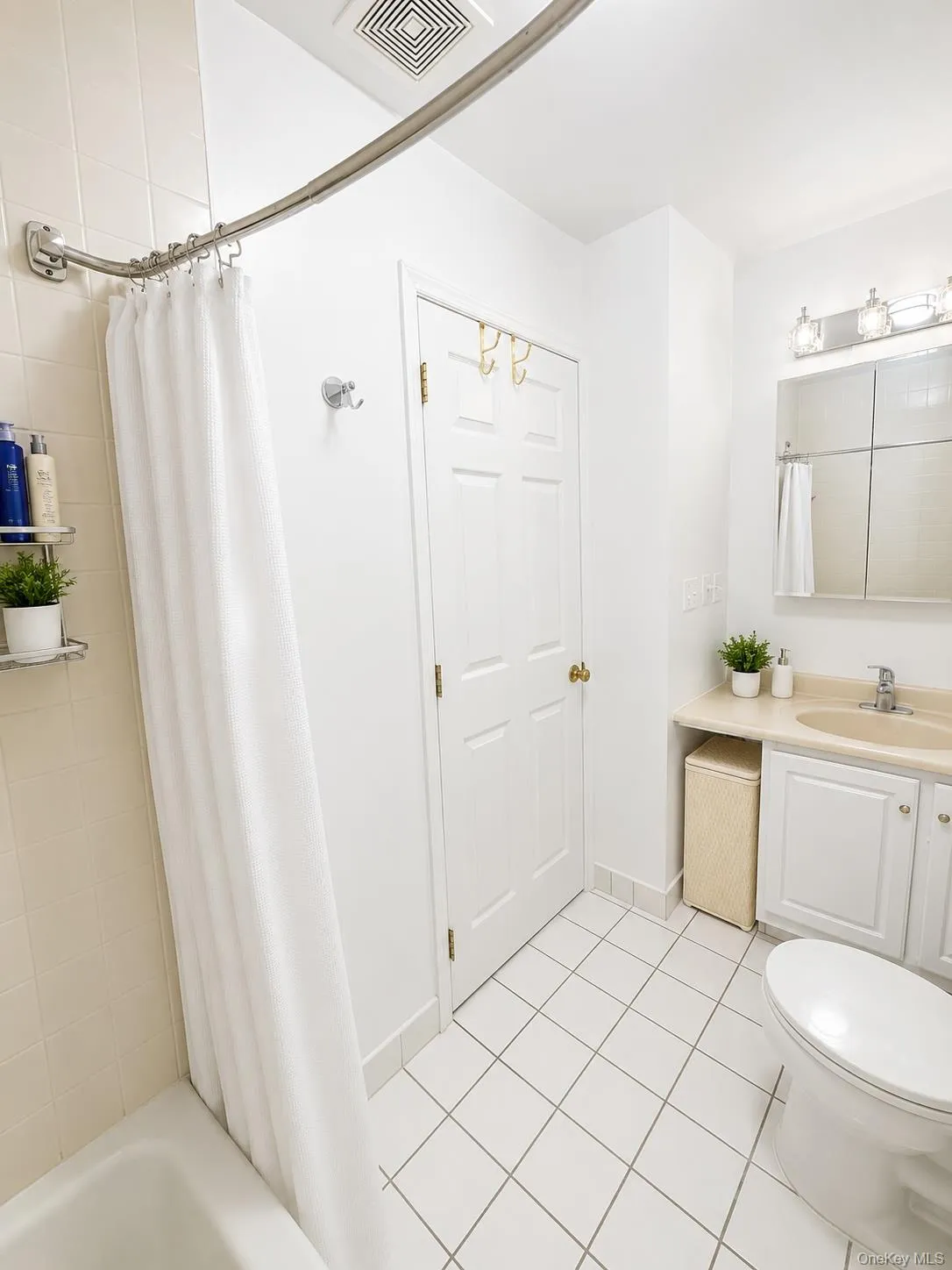 9508 Shore Front Parkway, New York, NY, 3 Bedrooms Bedrooms, 8 Rooms Rooms,3 BathroomsBathrooms,Residential,For Rent,Shore Front,0,1039235 9508 Shore Front Parkway, New York, NY, 3 Bedrooms Bedrooms, 8 Rooms Rooms,3 BathroomsBathrooms,Residential,For Rent,Shore Front,0,1039235