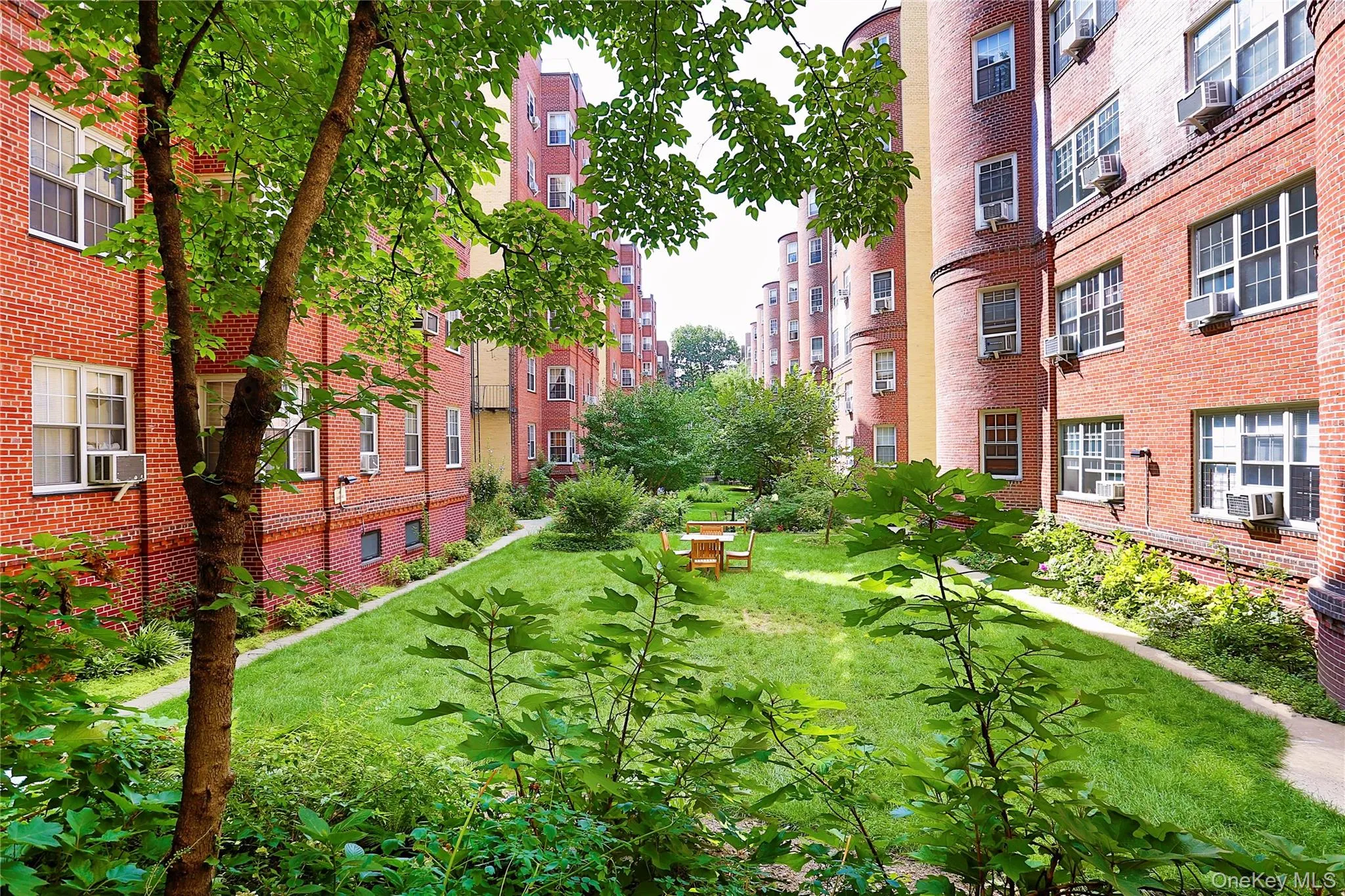 77-12 35th Avenue, New York, NY, 2 Bedrooms Bedrooms, 4 Rooms Rooms,1 BathroomBathrooms,Residential,For Rent,35th,0,1039236 77-12 35th Avenue, New York, NY, 2 Bedrooms Bedrooms, 4 Rooms Rooms,1 BathroomBathrooms,Residential,For Rent,35th,0,1039236
