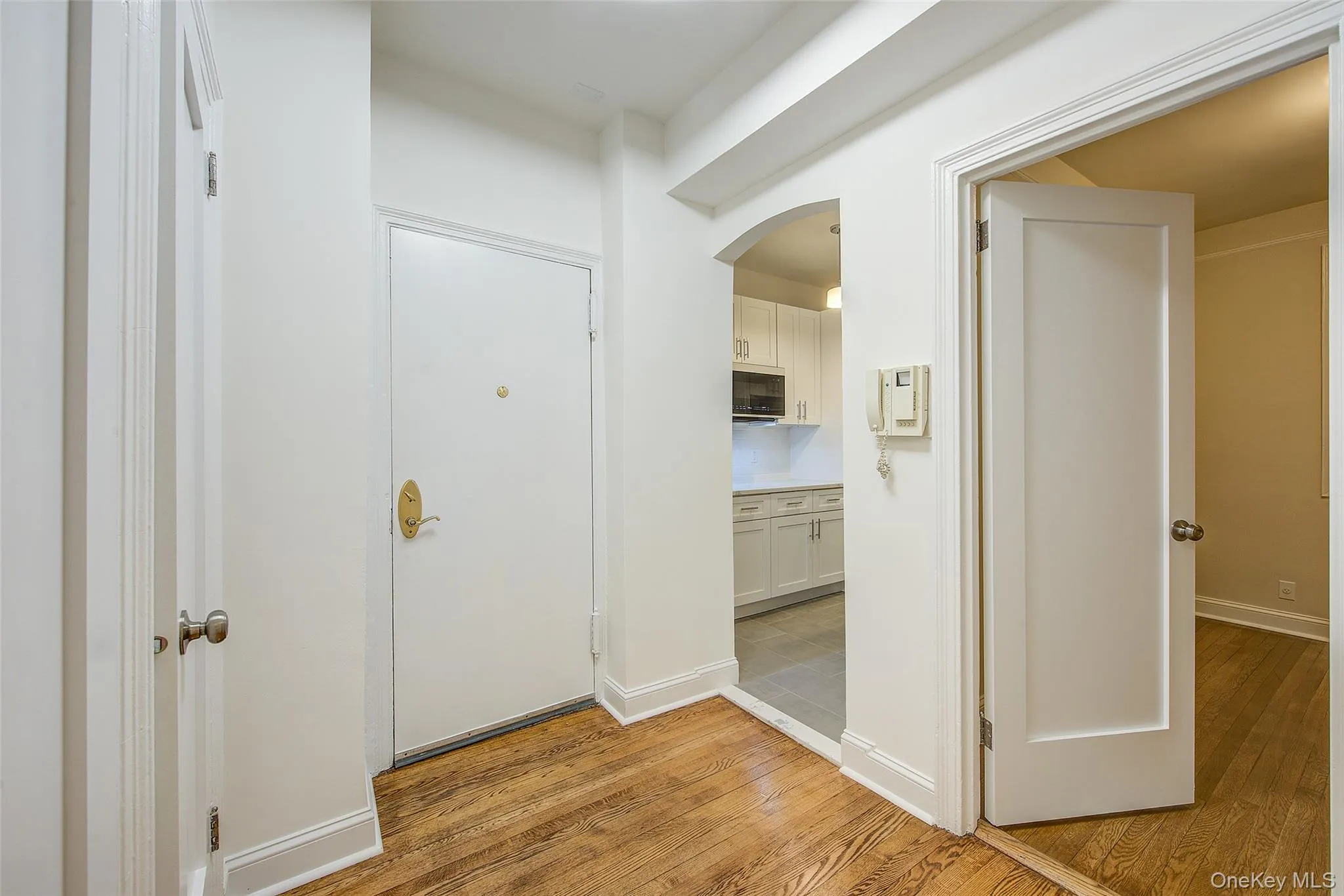 77-12 35th Avenue, New York, NY, 2 Bedrooms Bedrooms, 4 Rooms Rooms,1 BathroomBathrooms,Residential,For Rent,35th,0,1039236 77-12 35th Avenue, New York, NY, 2 Bedrooms Bedrooms, 4 Rooms Rooms,1 BathroomBathrooms,Residential,For Rent,35th,0,1039236
