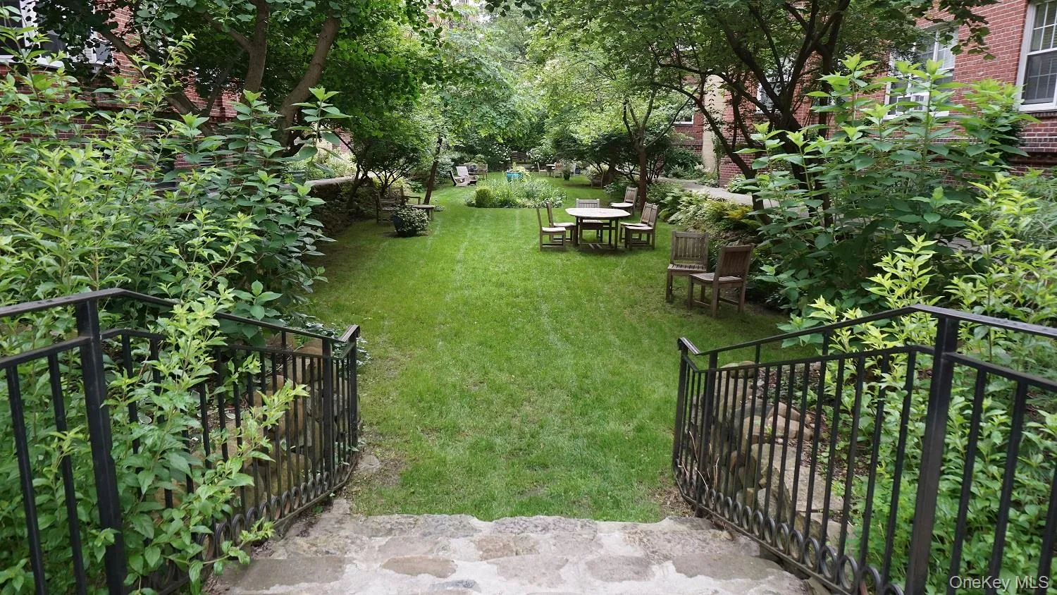 77-12 35th Avenue, New York, NY, 2 Bedrooms Bedrooms, 4 Rooms Rooms,1 BathroomBathrooms,Residential,For Rent,35th,0,1039236 77-12 35th Avenue, New York, NY, 2 Bedrooms Bedrooms, 4 Rooms Rooms,1 BathroomBathrooms,Residential,For Rent,35th,0,1039236