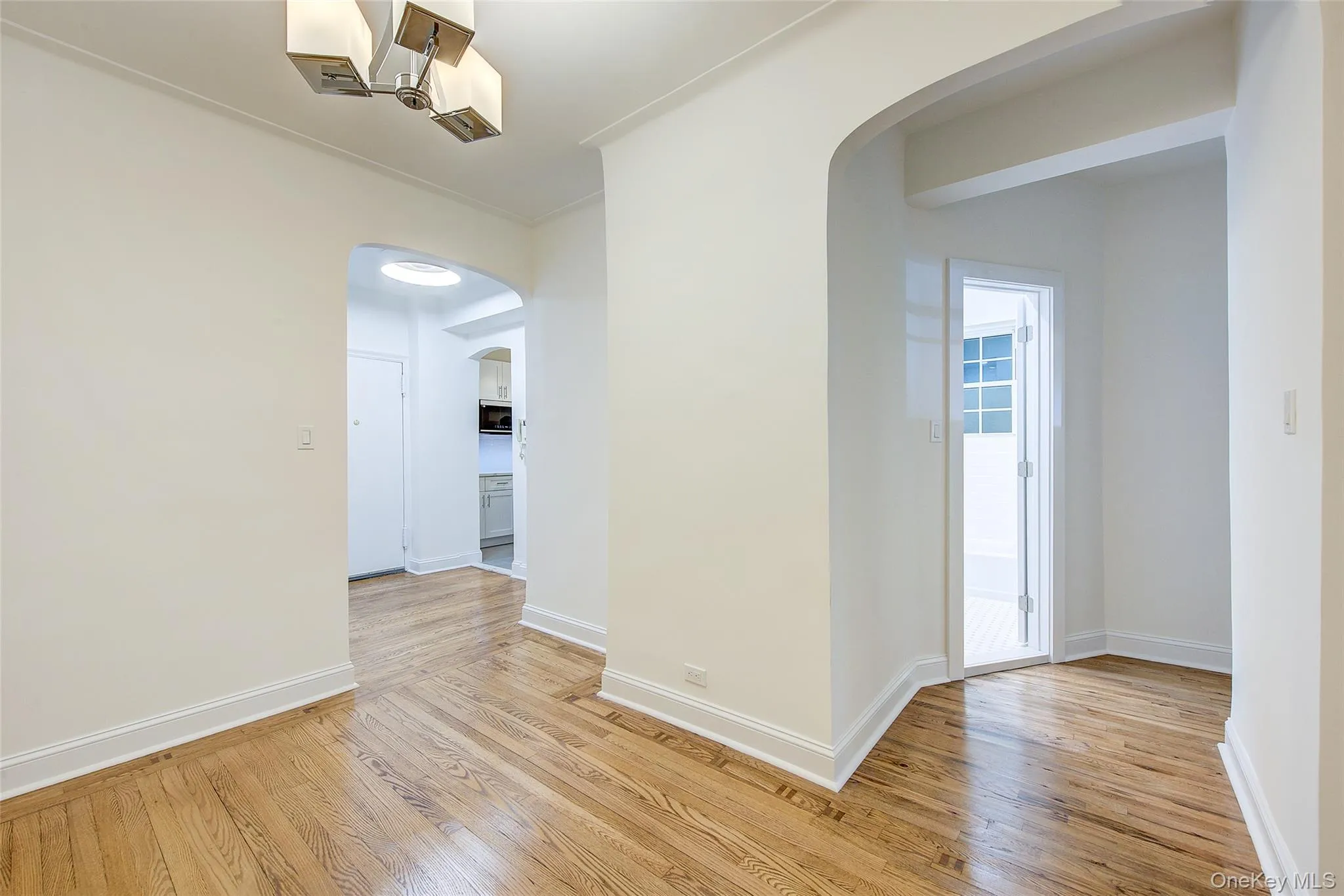 77-12 35th Avenue, New York, NY, 2 Bedrooms Bedrooms, 4 Rooms Rooms,1 BathroomBathrooms,Residential,For Rent,35th,0,1039236 77-12 35th Avenue, New York, NY, 2 Bedrooms Bedrooms, 4 Rooms Rooms,1 BathroomBathrooms,Residential,For Rent,35th,0,1039236