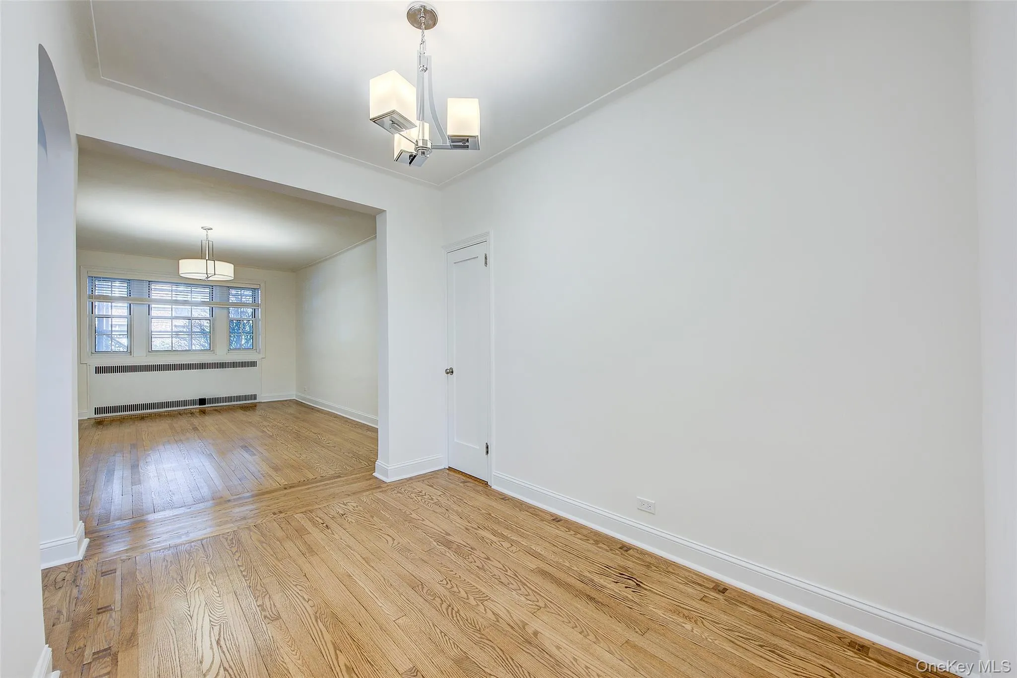 77-12 35th Avenue, New York, NY, 2 Bedrooms Bedrooms, 4 Rooms Rooms,1 BathroomBathrooms,Residential,For Rent,35th,0,1039236 77-12 35th Avenue, New York, NY, 2 Bedrooms Bedrooms, 4 Rooms Rooms,1 BathroomBathrooms,Residential,For Rent,35th,0,1039236