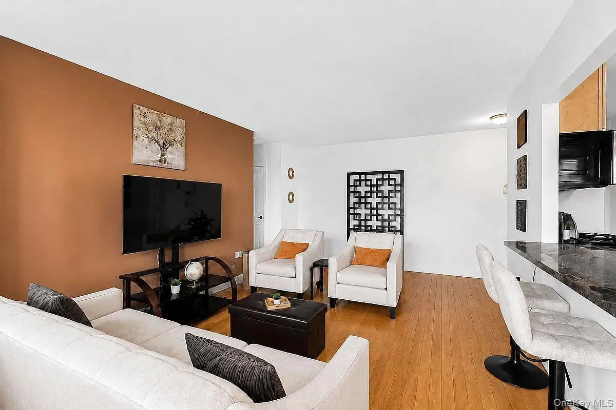 400 Cozine Avenue, New York, NY, 2 Bedrooms Bedrooms, 4 Rooms Rooms,1 BathroomBathrooms,Residential,For Rent,Cozine,0,1039237 400 Cozine Avenue, New York, NY, 2 Bedrooms Bedrooms, 4 Rooms Rooms,1 BathroomBathrooms,Residential,For Rent,Cozine,0,1039237