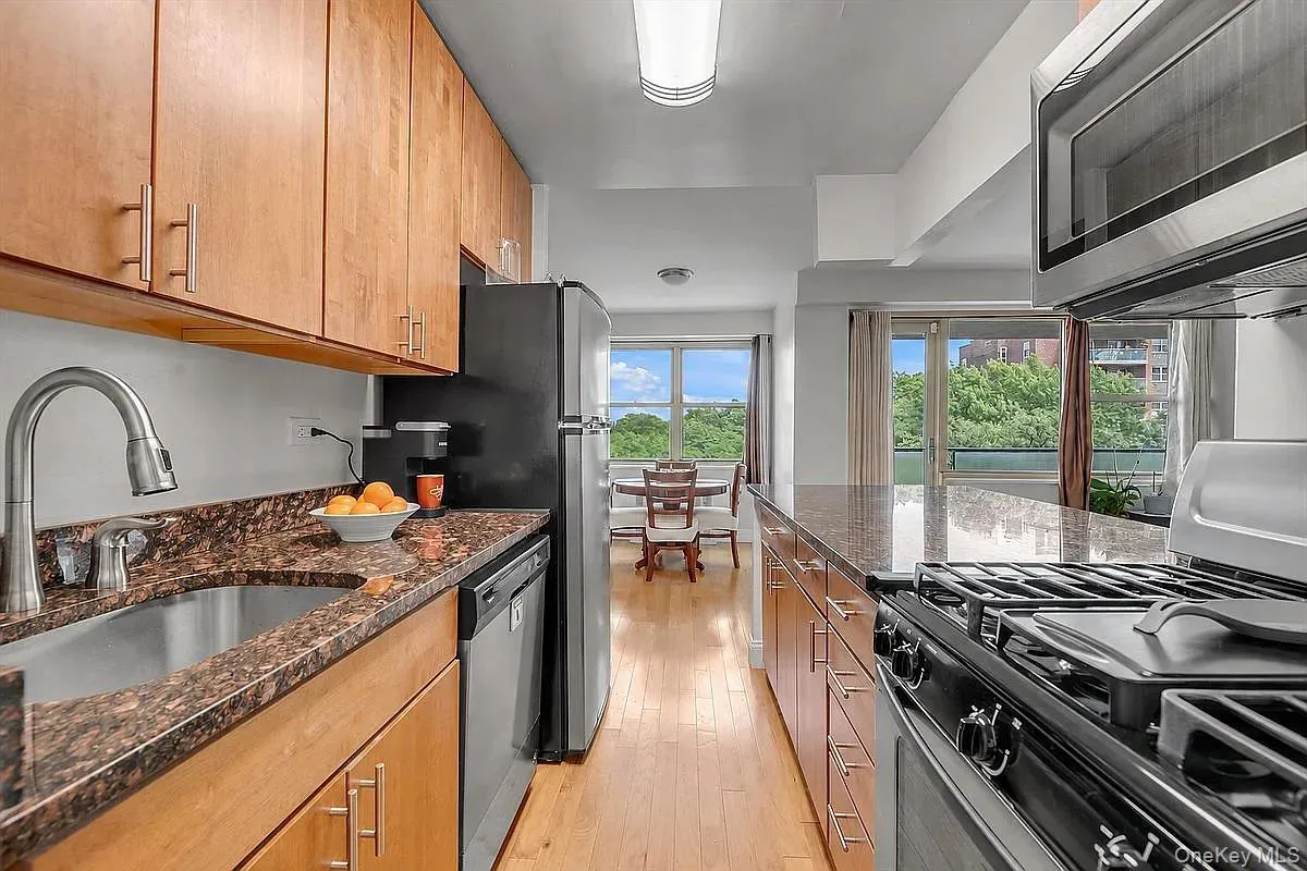 400 Cozine Avenue, New York, NY, 2 Bedrooms Bedrooms, 4 Rooms Rooms,1 BathroomBathrooms,Residential,For Rent,Cozine,0,1039237 400 Cozine Avenue, New York, NY, 2 Bedrooms Bedrooms, 4 Rooms Rooms,1 BathroomBathrooms,Residential,For Rent,Cozine,0,1039237