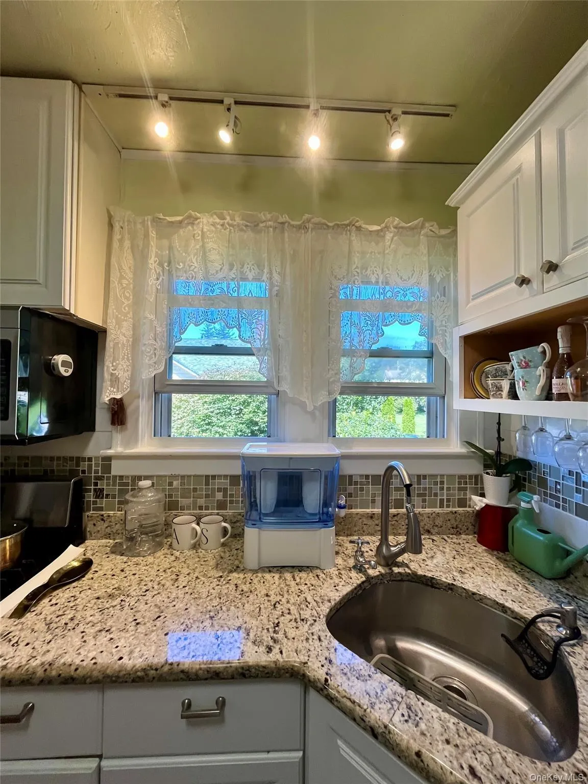 11 Rose Place, Woodbury, NY, 2 Bedrooms Bedrooms, 7 Rooms Rooms,1 BathroomBathrooms,Residential,For Rent,Rose,0,1039240 11 Rose Place, Woodbury, NY, 2 Bedrooms Bedrooms, 7 Rooms Rooms,1 BathroomBathrooms,Residential,For Rent,Rose,0,1039240