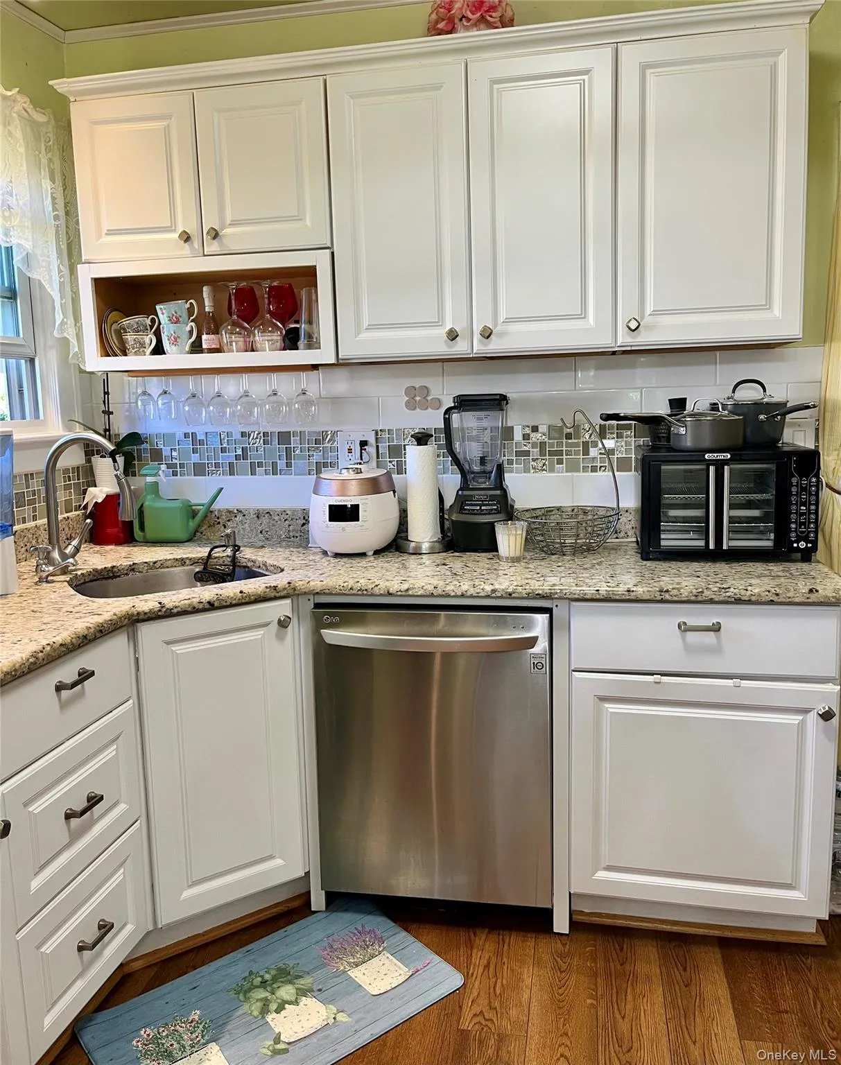 11 Rose Place, Woodbury, NY, 2 Bedrooms Bedrooms, 7 Rooms Rooms,1 BathroomBathrooms,Residential,For Rent,Rose,0,1039240 11 Rose Place, Woodbury, NY, 2 Bedrooms Bedrooms, 7 Rooms Rooms,1 BathroomBathrooms,Residential,For Rent,Rose,0,1039240