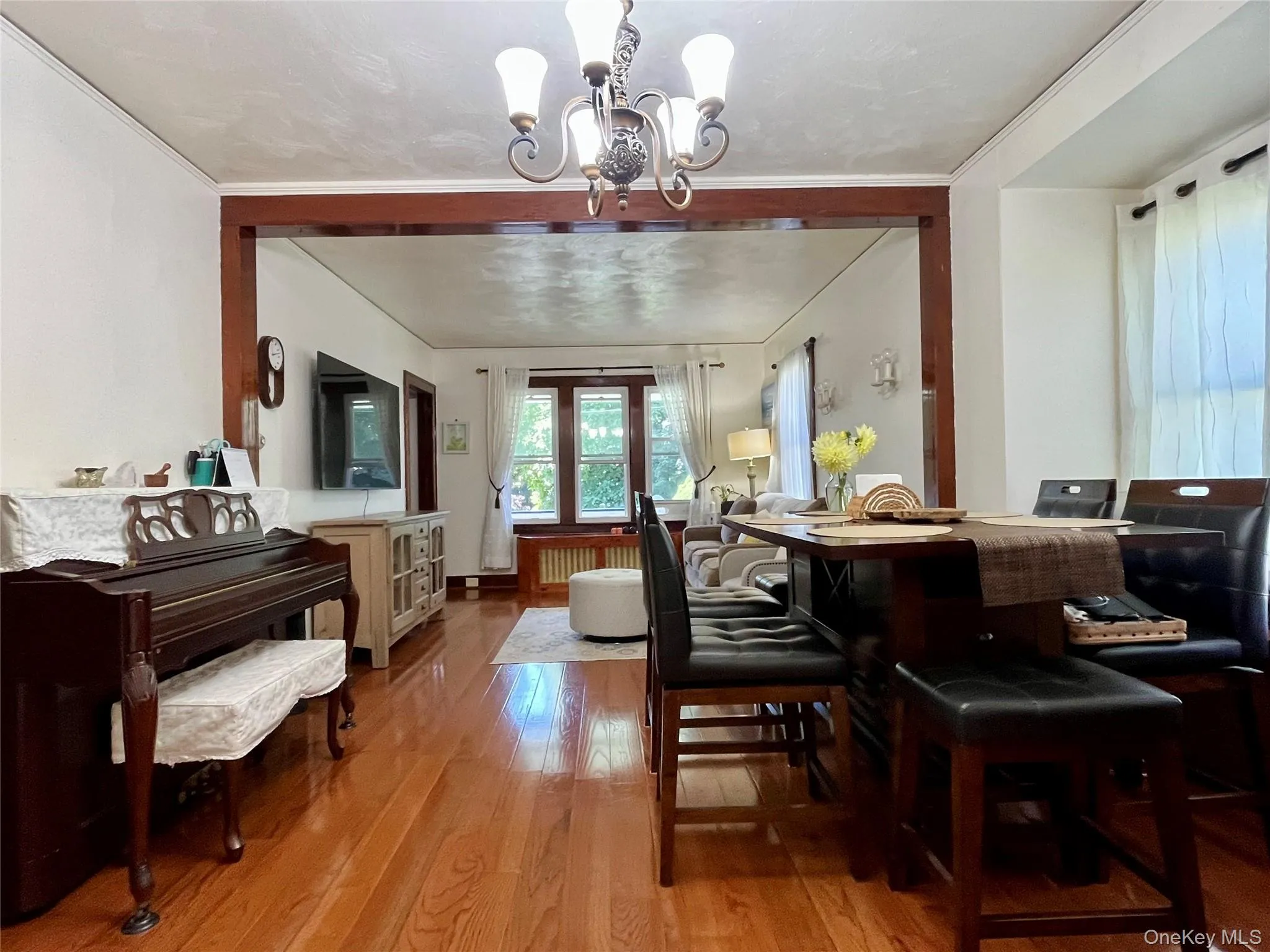 11 Rose Place, Woodbury, NY, 2 Bedrooms Bedrooms, 7 Rooms Rooms,1 BathroomBathrooms,Residential,For Rent,Rose,0,1039240 11 Rose Place, Woodbury, NY, 2 Bedrooms Bedrooms, 7 Rooms Rooms,1 BathroomBathrooms,Residential,For Rent,Rose,0,1039240