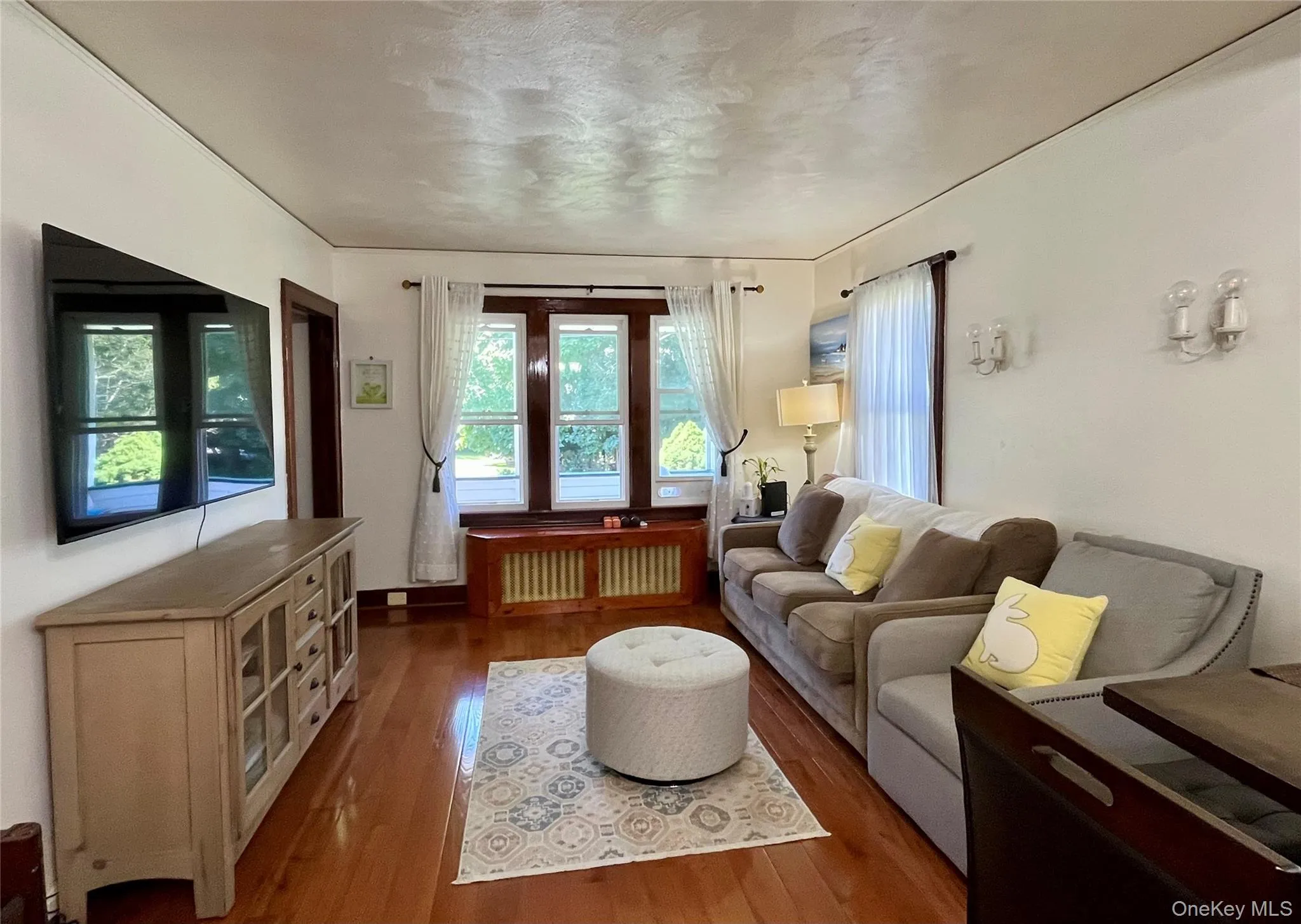 11 Rose Place, Woodbury, NY, 2 Bedrooms Bedrooms, 7 Rooms Rooms,1 BathroomBathrooms,Residential,For Rent,Rose,0,1039240 11 Rose Place, Woodbury, NY, 2 Bedrooms Bedrooms, 7 Rooms Rooms,1 BathroomBathrooms,Residential,For Rent,Rose,0,1039240