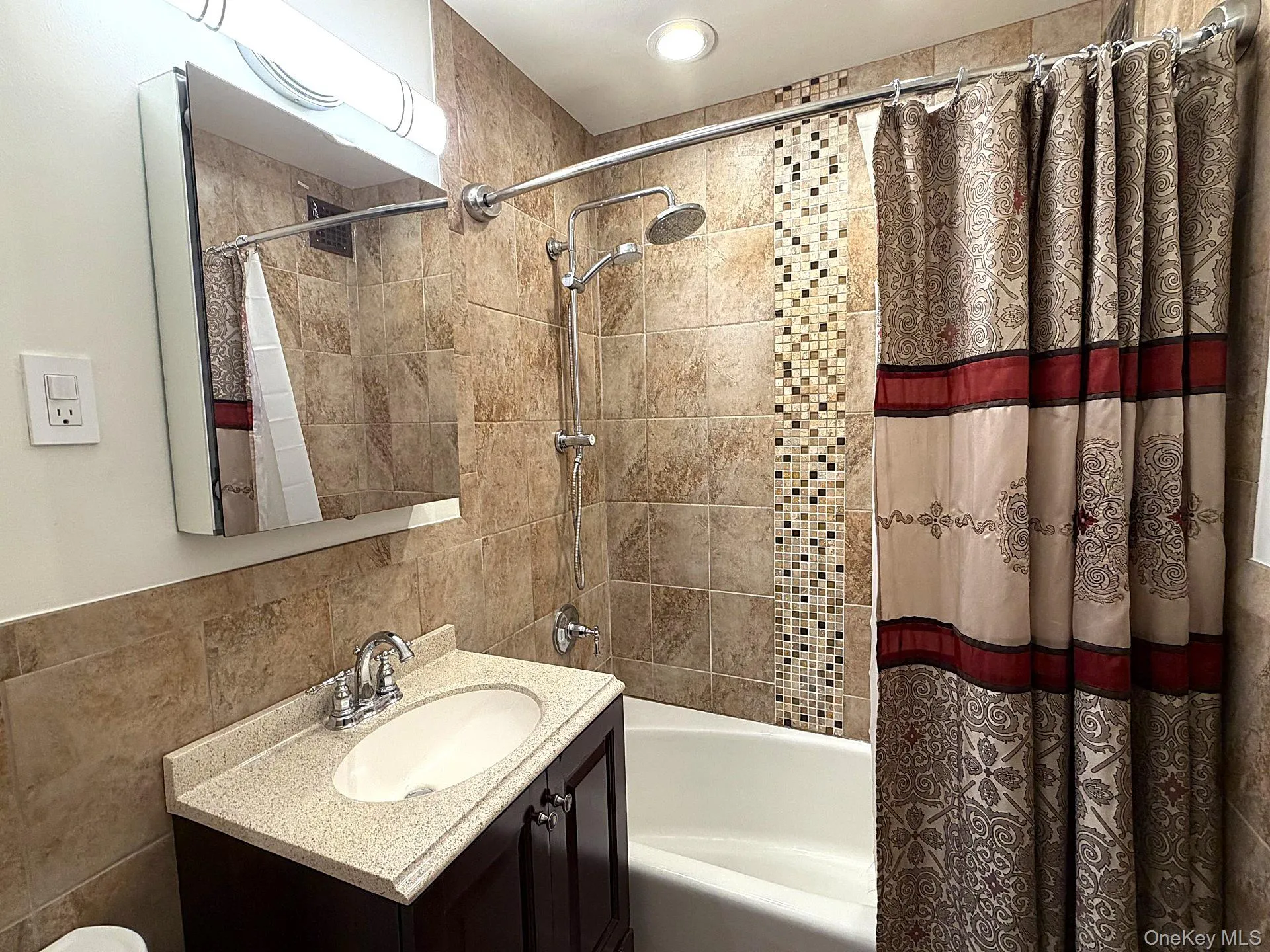 Full size bathroom Full size bathroom