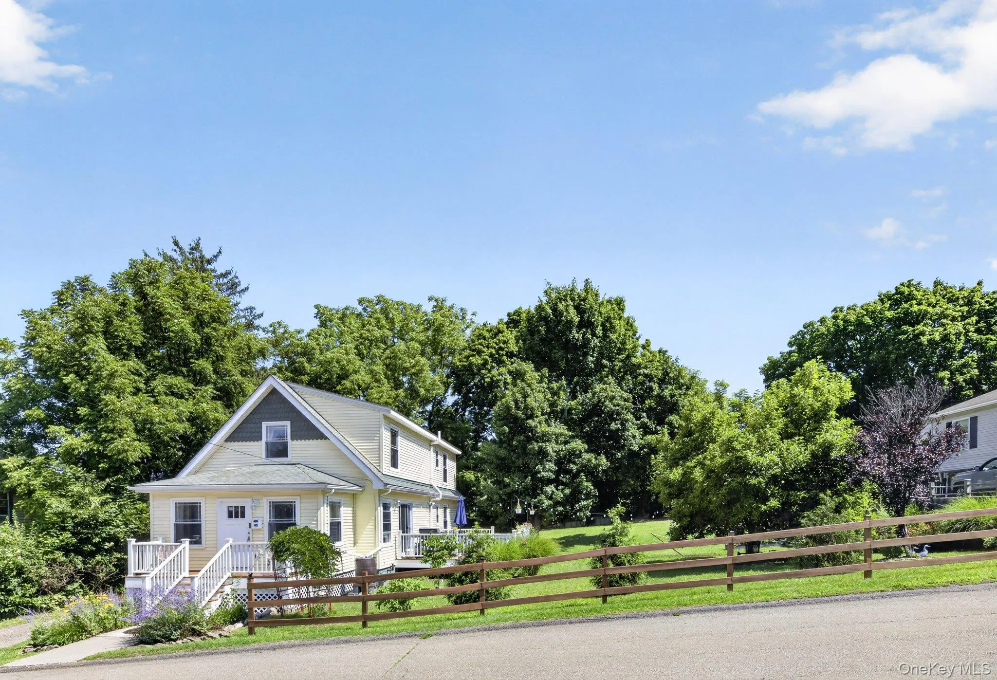 256 Main Street, Beacon, NY, 3 Bedrooms Bedrooms, 7 Rooms Rooms,2 BathroomsBathrooms,Residential,For Rent,Main,0,1039243 256 Main Street, Beacon, NY, 3 Bedrooms Bedrooms, 7 Rooms Rooms,2 BathroomsBathrooms,Residential,For Rent,Main,0,1039243