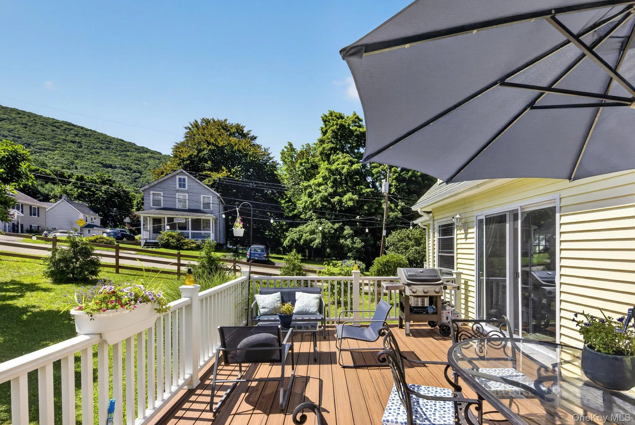 256 Main Street, Beacon, NY, 3 Bedrooms Bedrooms, 7 Rooms Rooms,2 BathroomsBathrooms,Residential,For Rent,Main,0,1039243 256 Main Street, Beacon, NY, 3 Bedrooms Bedrooms, 7 Rooms Rooms,2 BathroomsBathrooms,Residential,For Rent,Main,0,1039243