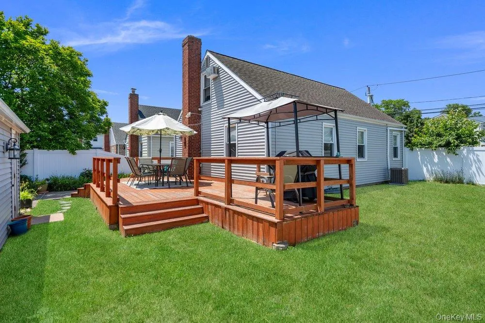 149 Arlington Street, North Hempstead, NY, 3 Bedrooms Bedrooms, 6 Rooms Rooms,2 BathroomsBathrooms,Residential,For Rent,Arlington,0,1039248 149 Arlington Street, North Hempstead, NY, 3 Bedrooms Bedrooms, 6 Rooms Rooms,2 BathroomsBathrooms,Residential,For Rent,Arlington,0,1039248